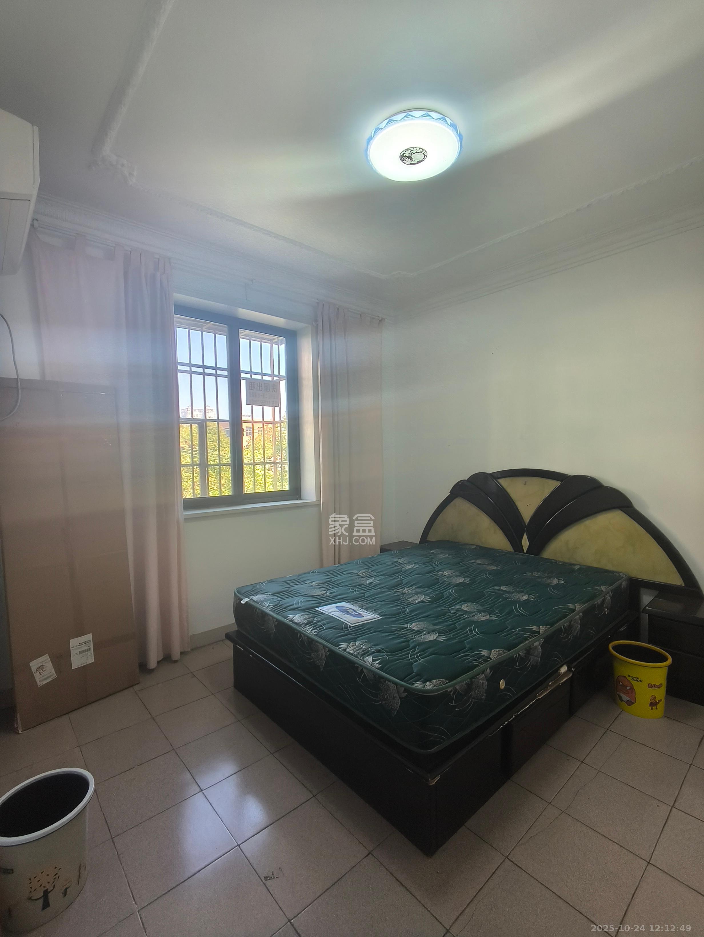 公交园小区(公交新村)  1室0厅0卫    1700.0元/月 公交园小区(公交新村)  1室0厅0卫    1700.0元/月室内图