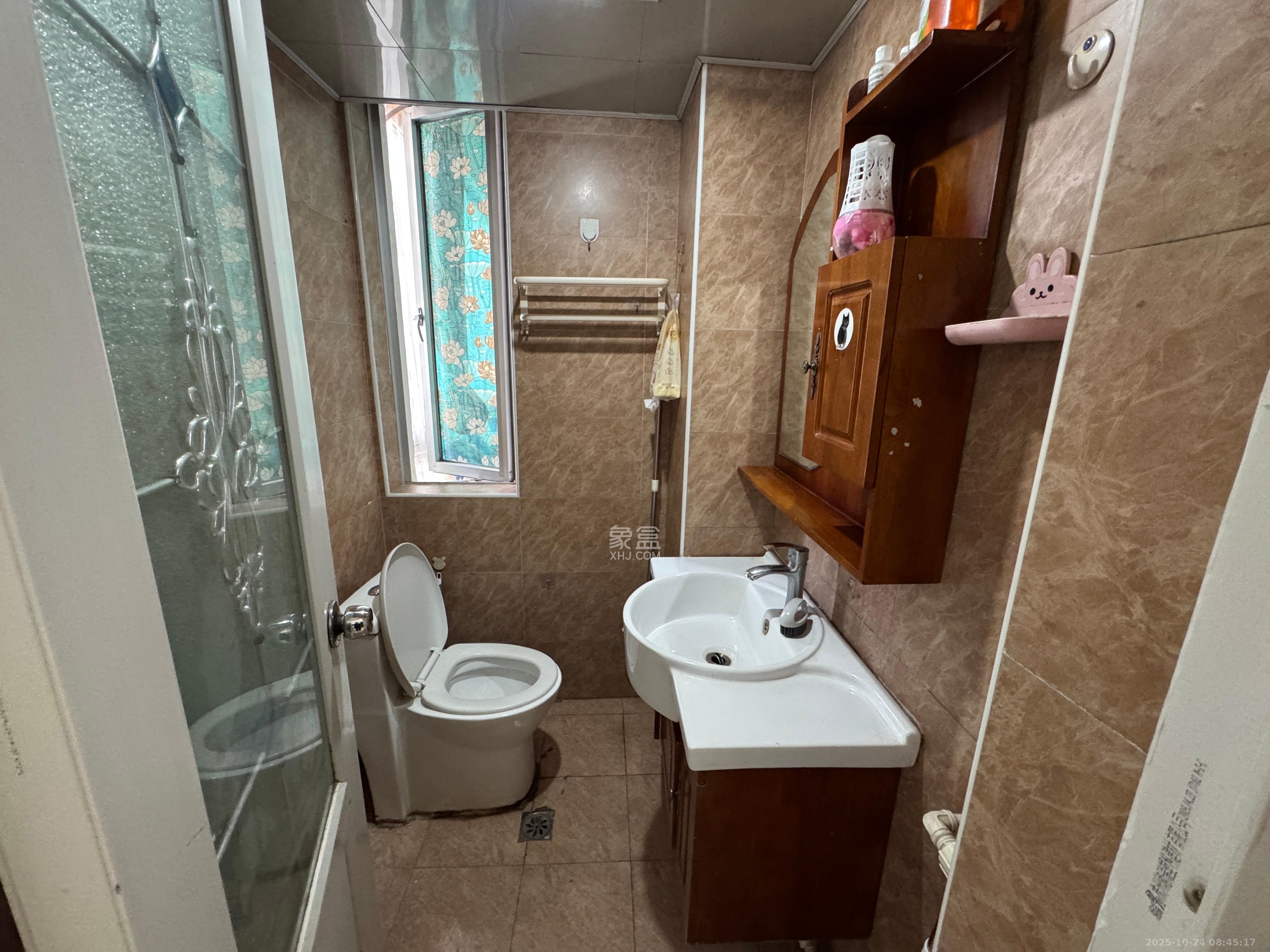 上河国际B座  1室2厅1卫    1600.0元/月 上河国际B座  1室2厅1卫    1600.0元/月室内图