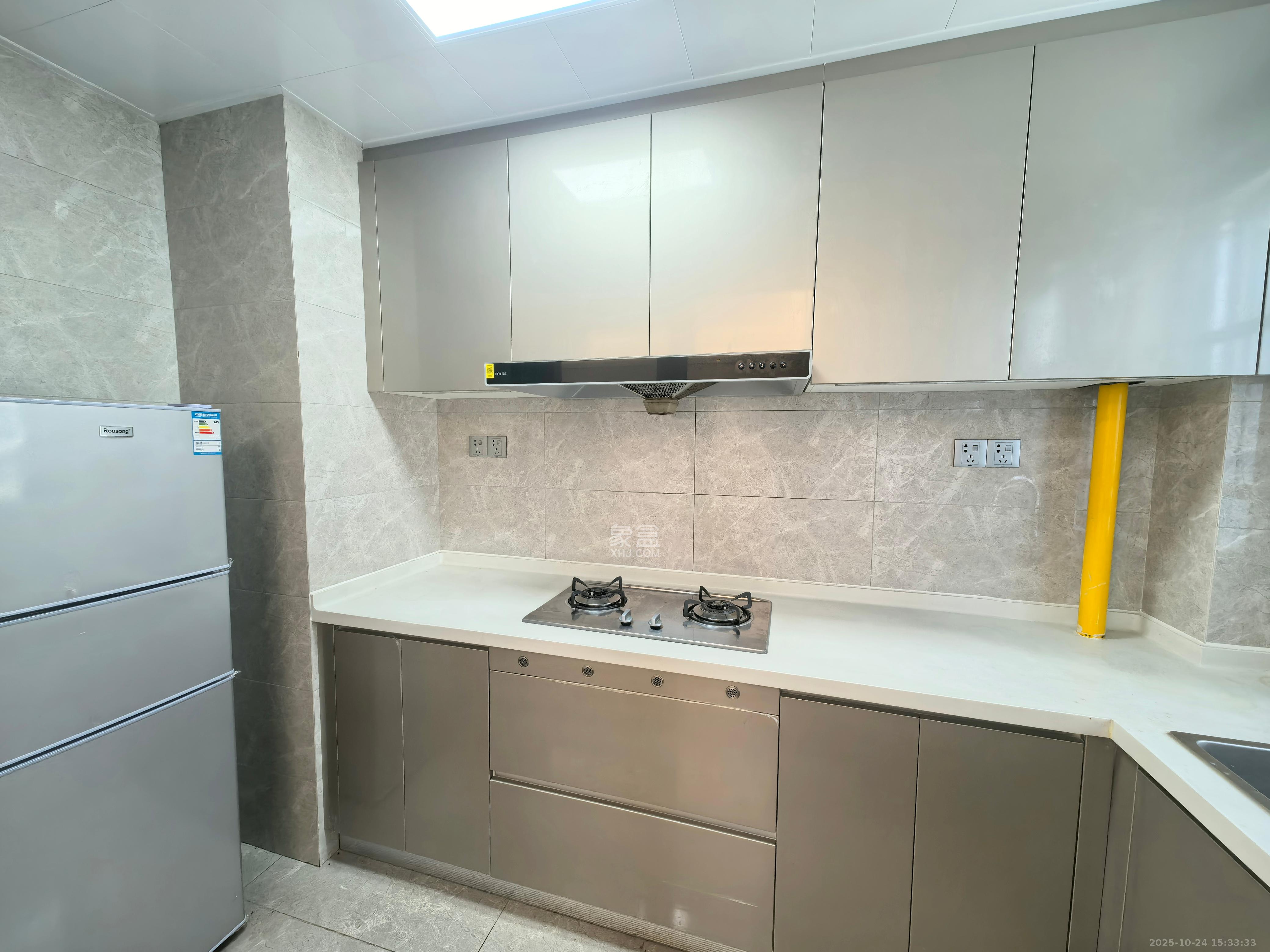 中海麓山境北区  4室2厅2卫    3000.0元/月室内图