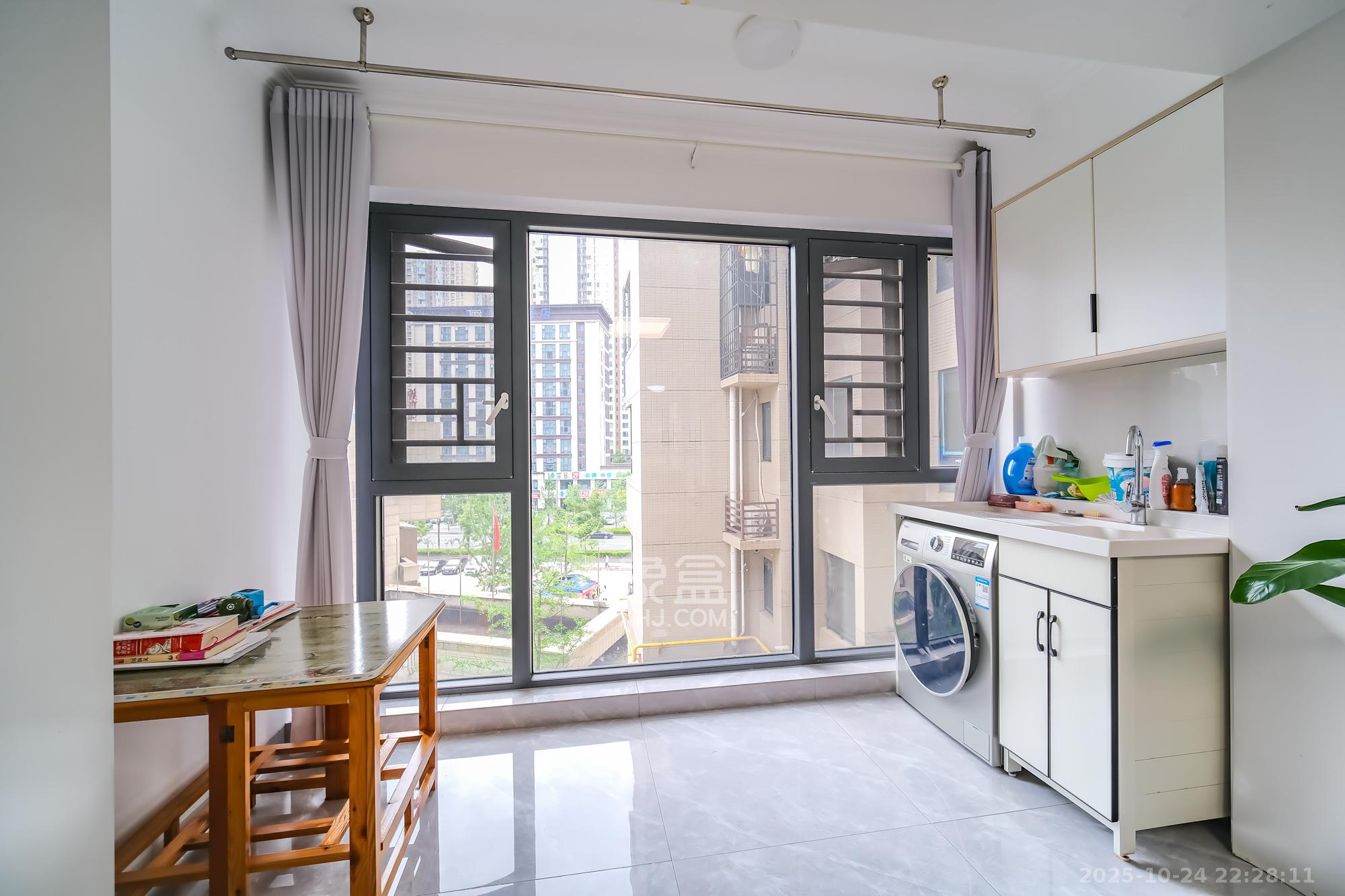 筑梦星园 4室2厅2卫 105.0万 筑梦星园 4室2厅2卫 105.0万阳台