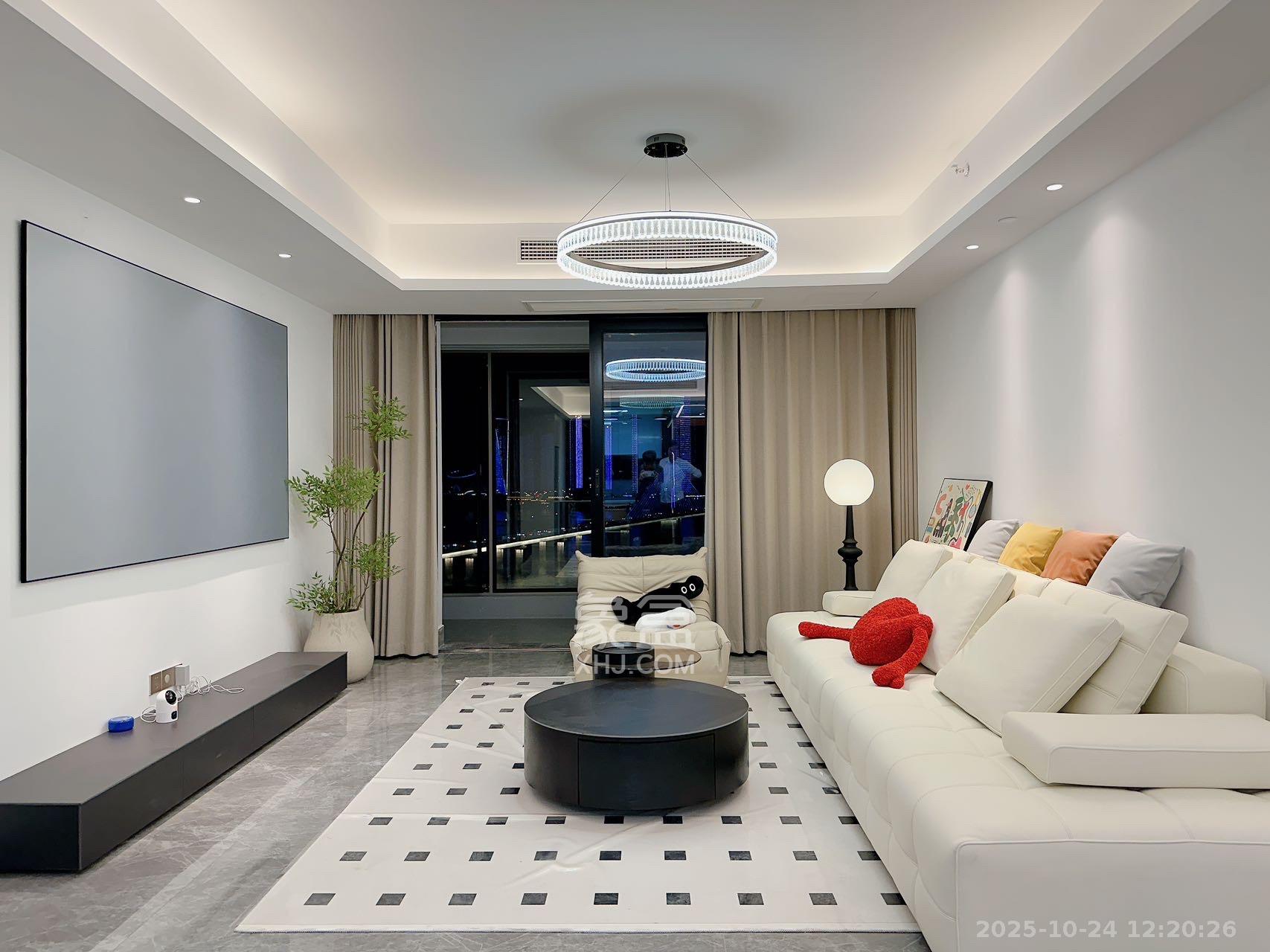 北辰瀚江府  3室2厅2卫    7800.0元/月