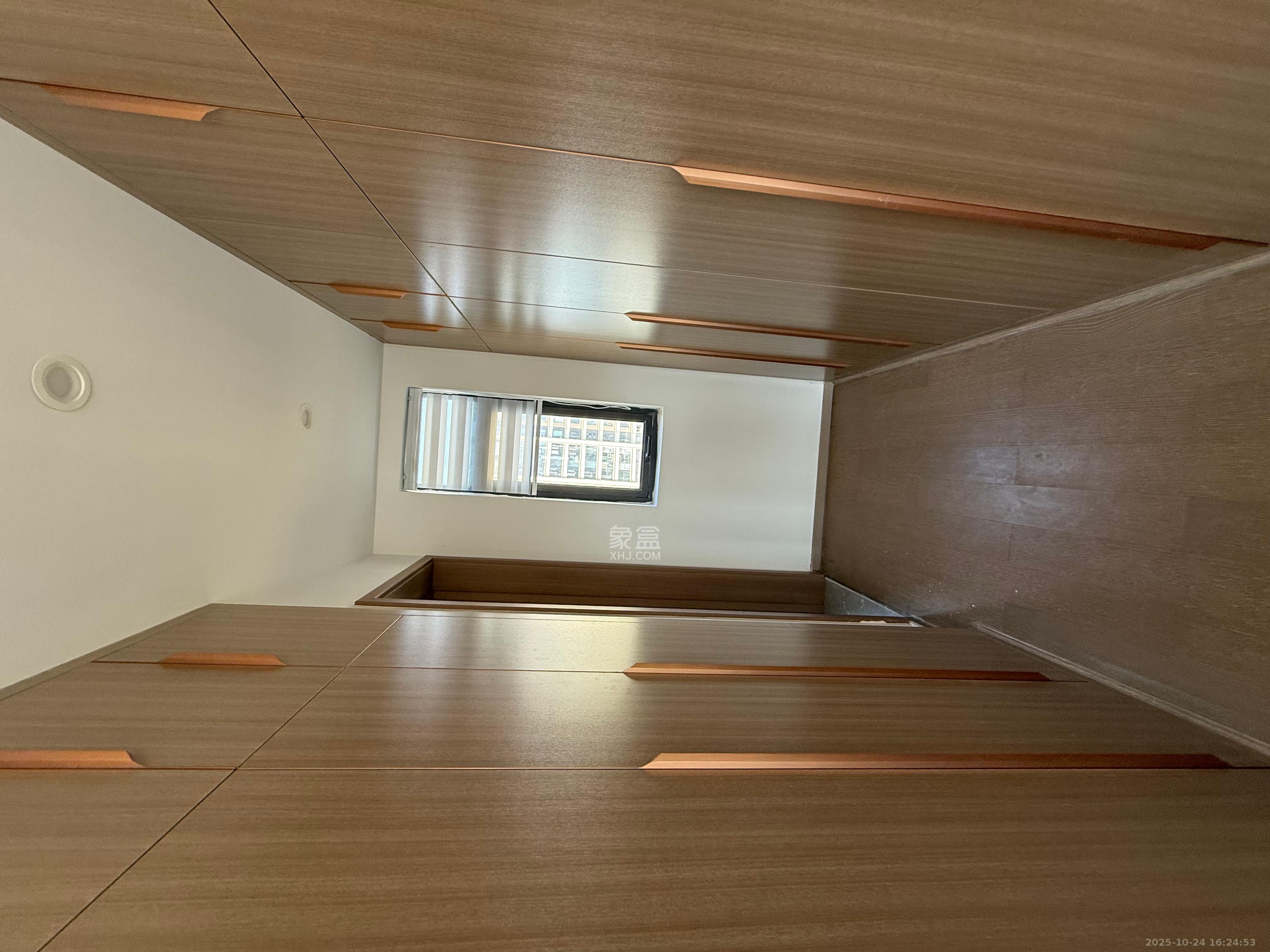 汉唐世家二期  4室2厅2卫    2700.0元/月 汉唐世家二期  4室2厅2卫    2700.0元/月室内图