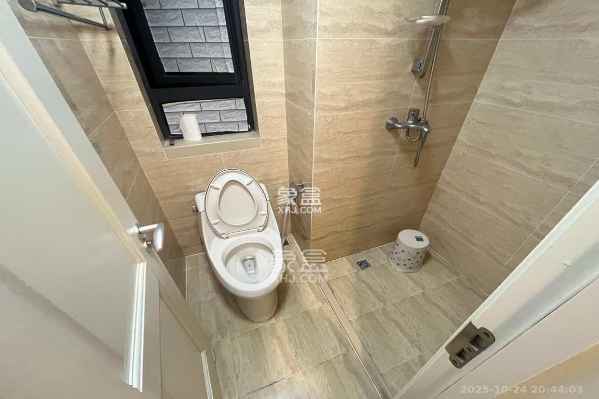 万科魅力之城观澜里  3室2厅2卫    2550.0元/月 万科魅力之城观澜里  3室2厅2卫    2550.0元/月室内图