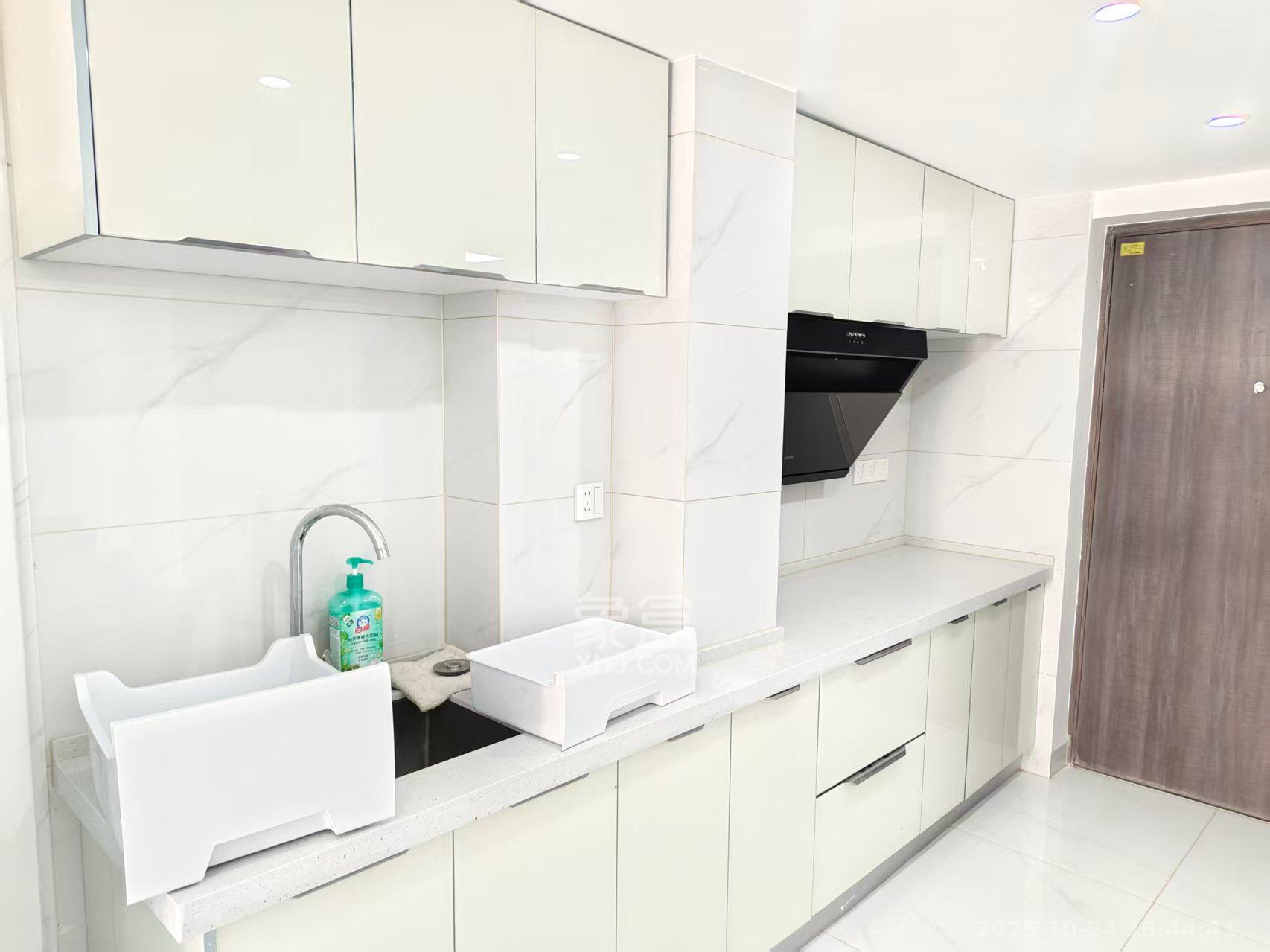 映客龙湖璟翠公馆（映客龙湖璟翠中心）  1室1厅1卫    1600.0元/月室内图