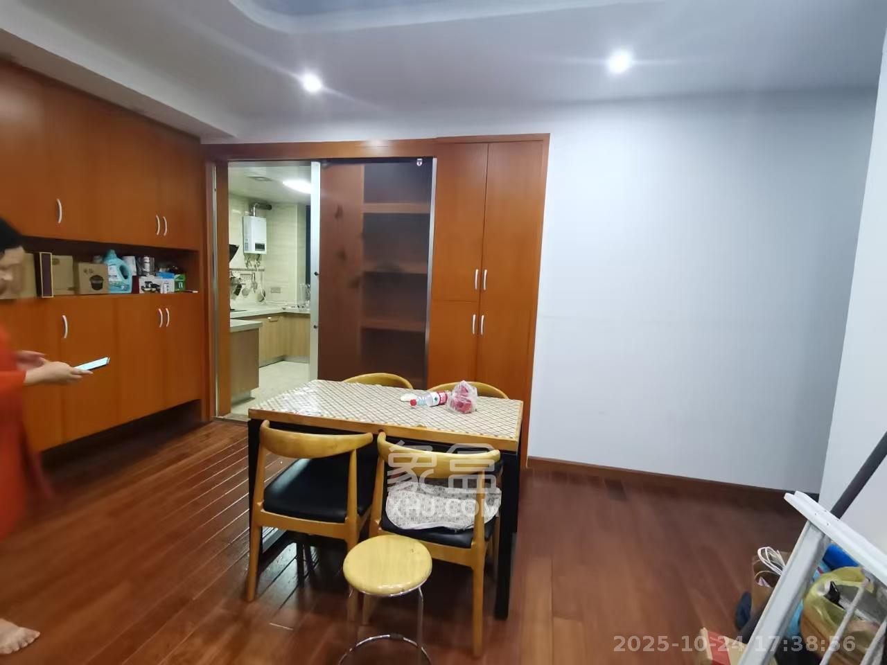 金侨城  3室2厅1卫    1600.0元/月室内图