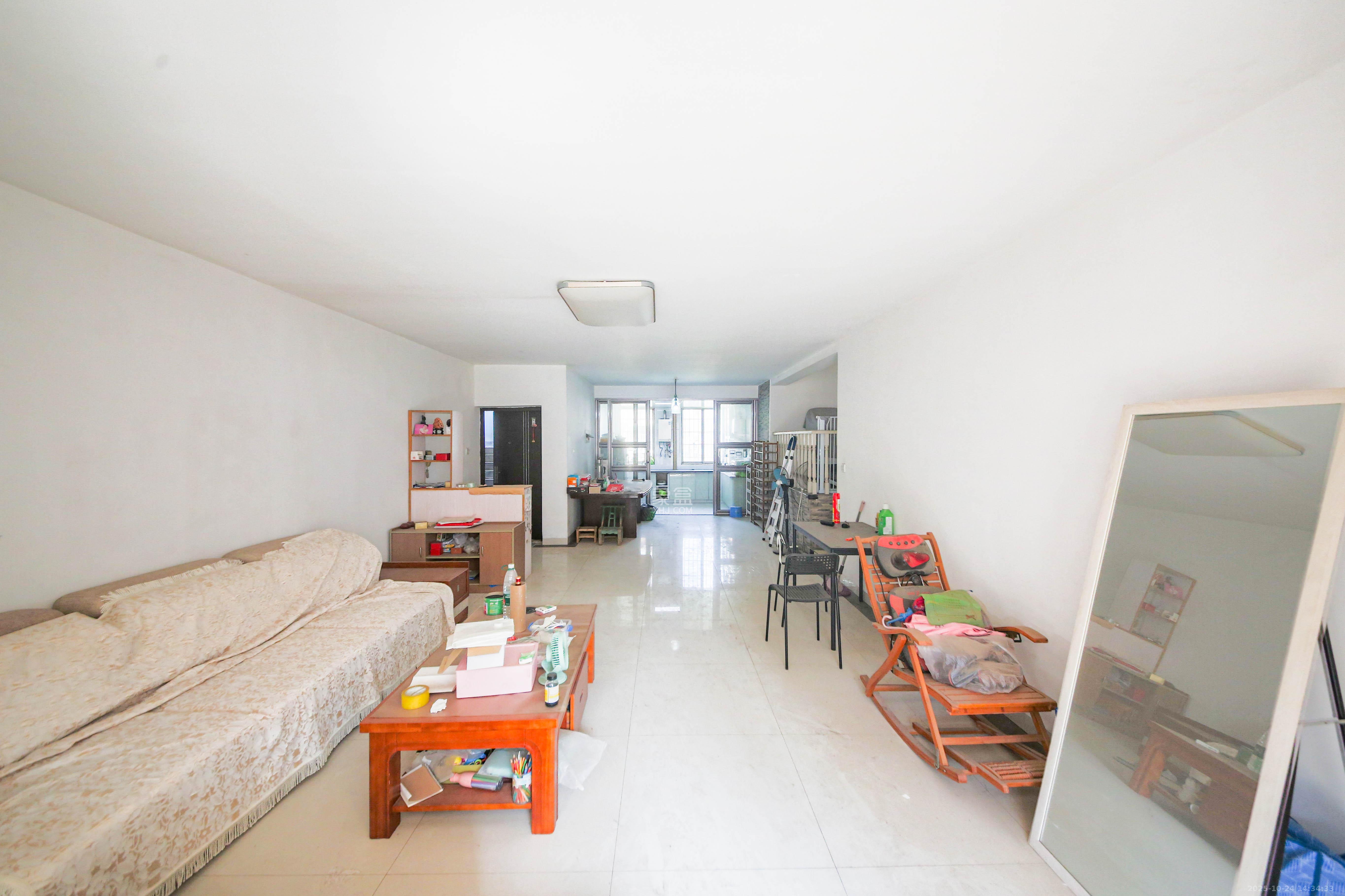 新悦家园  3室2厅2卫    74.0万室内图1