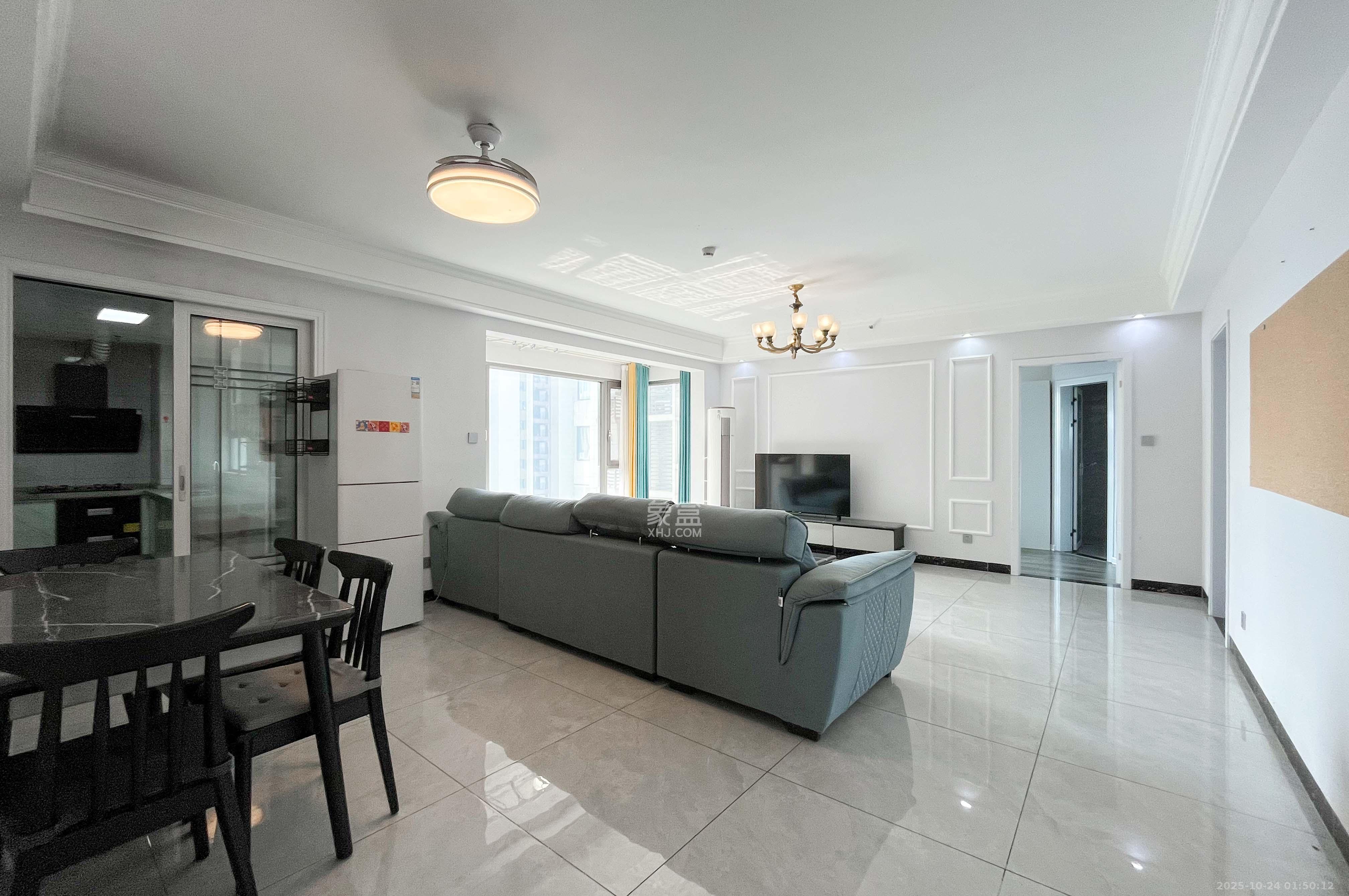 佳兆业云顶梅溪湖(佳兆业梅溪荟) 4室2厅2卫 140.0万 佳兆业云顶梅溪湖(佳兆业梅溪荟) 4室2厅2卫 140.0万客厅