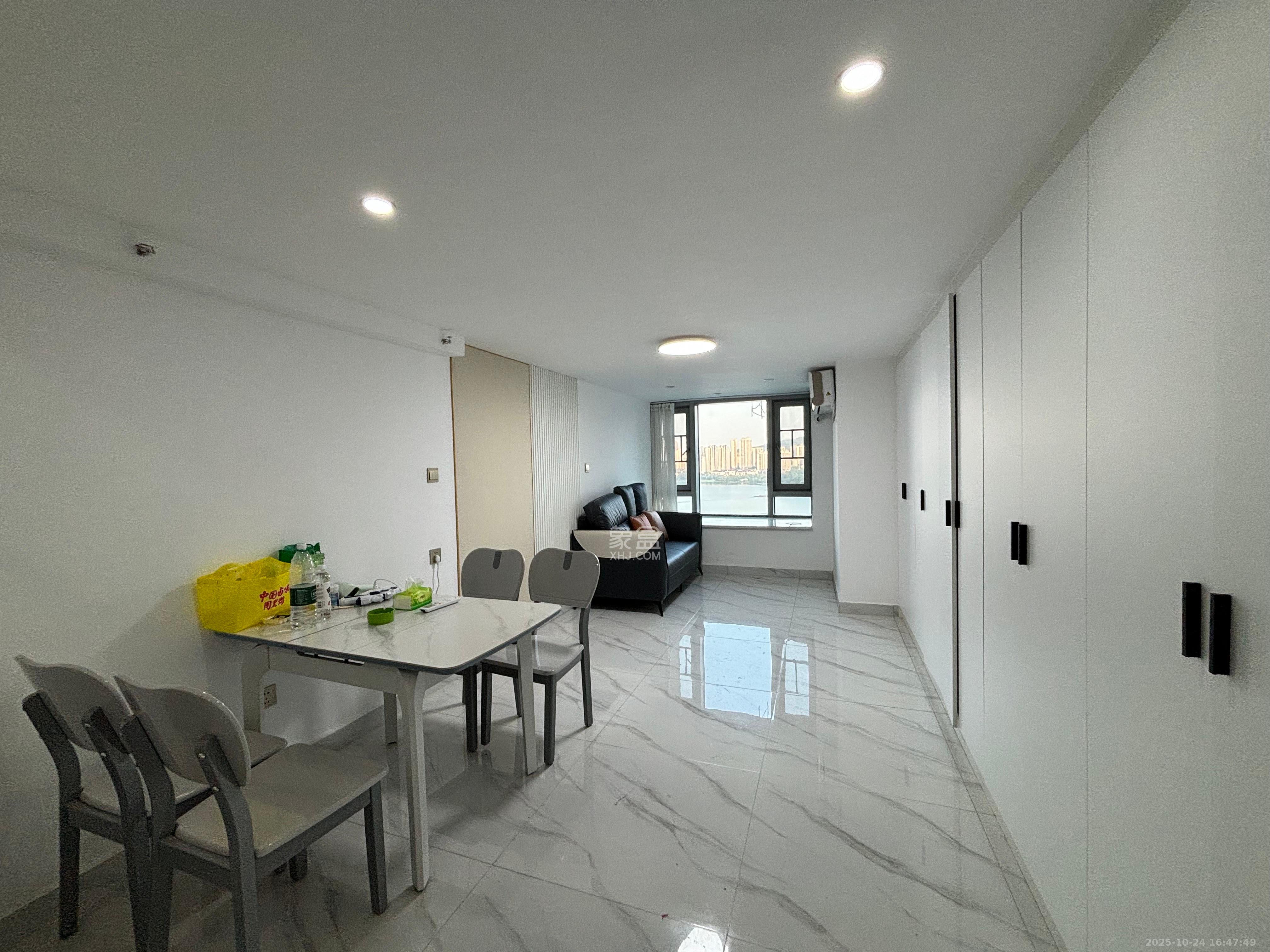 福晟翡翠湾  3室2厅1卫    2200.0元/月