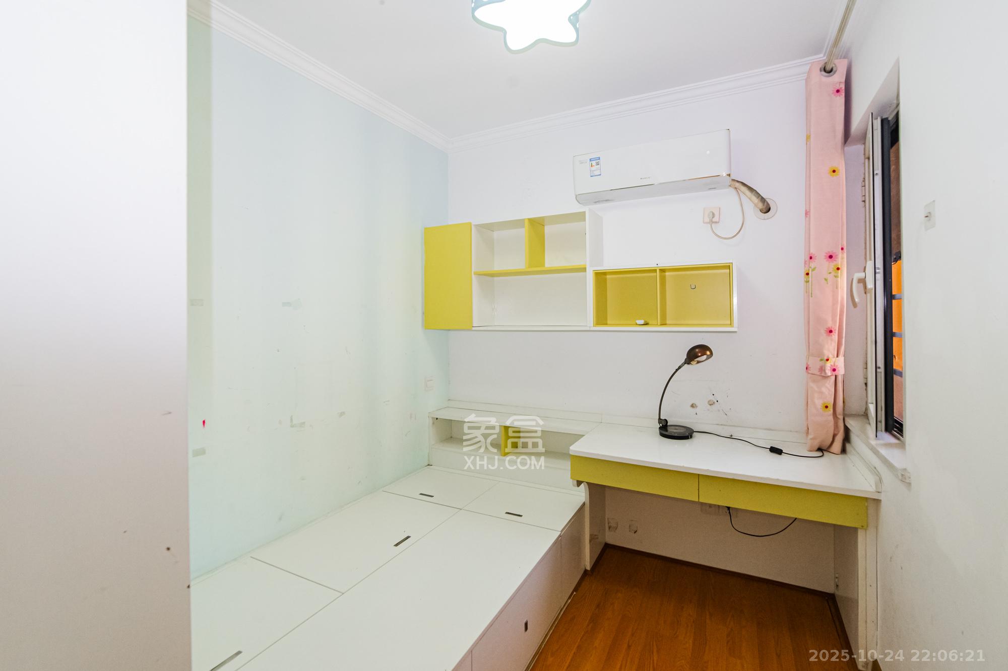 北辰三角洲E6区  4室2厅1卫    195.0万 北辰三角洲E6区  4室2厅1卫    195.0万卧室