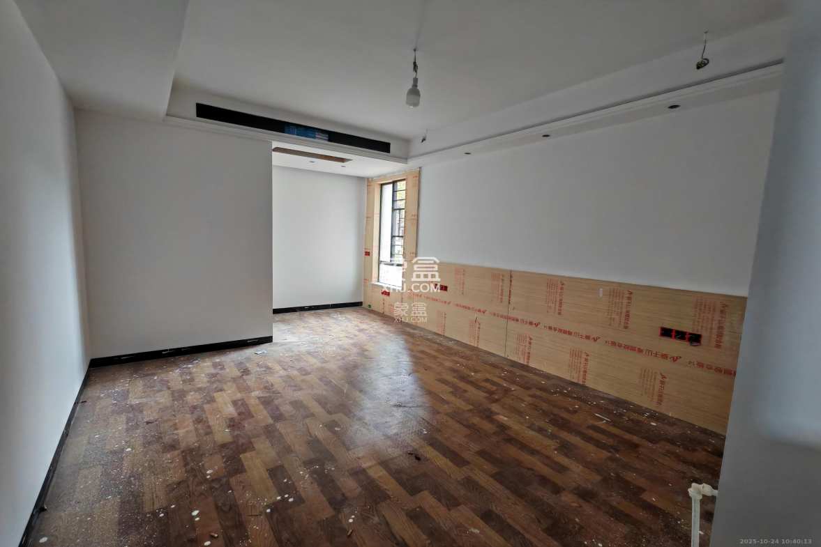 中冶中央公园  5室2厅2卫    5500.0元/月 中冶中央公园  5室2厅2卫    5500.0元/月室内图