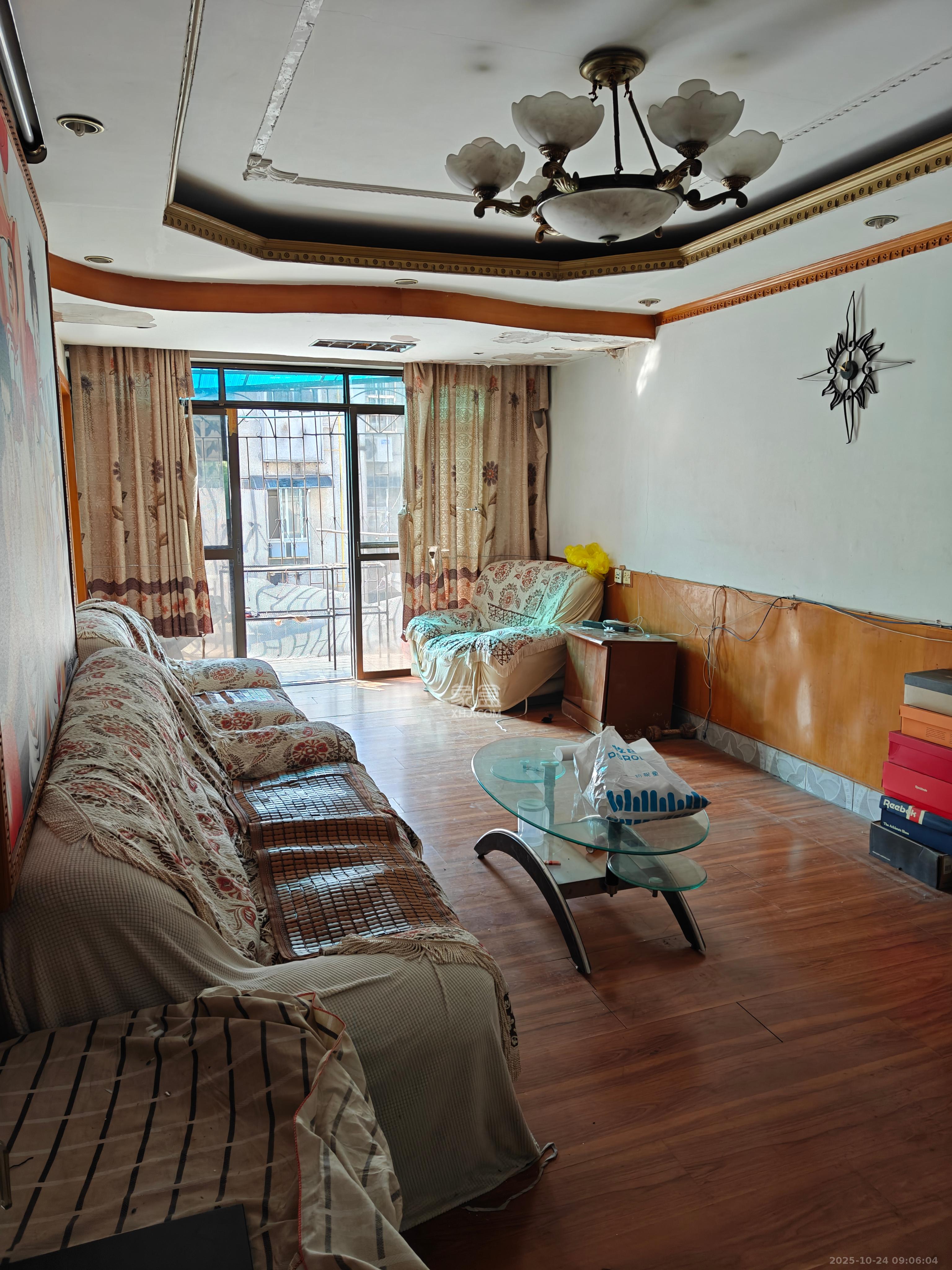 赤岗小区（一二三片）  4室2厅1卫    1900.0元/月