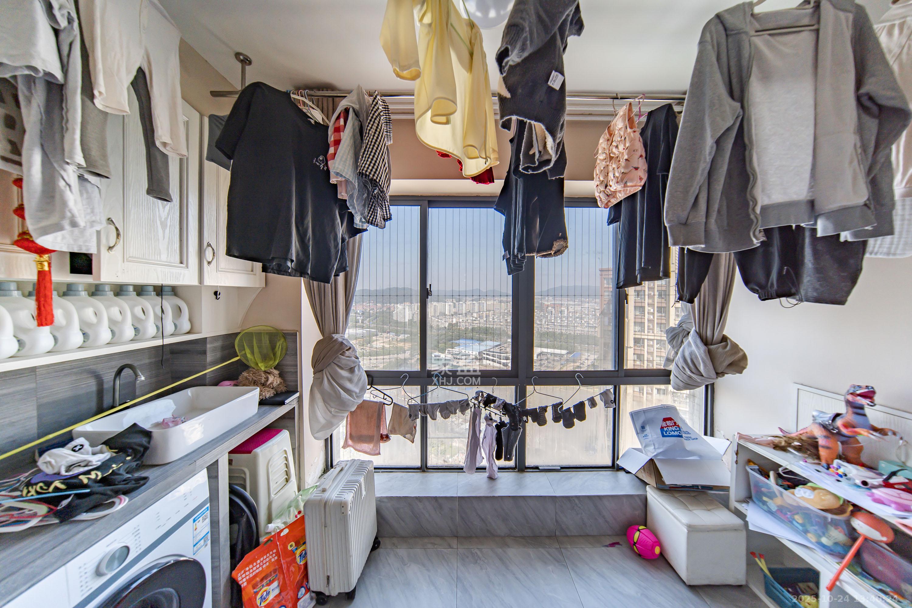 兰亭湾畔  3室2厅1卫    83.0万阳台