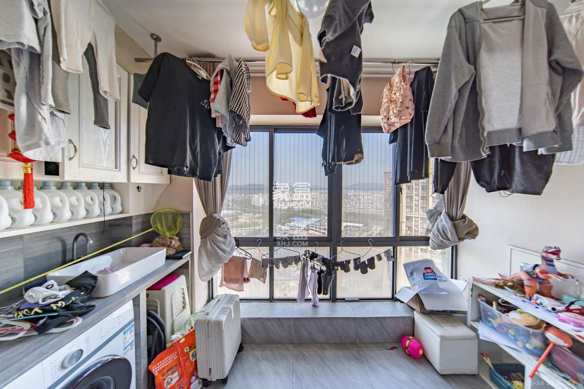 兰亭湾畔 3室2厅1卫 83.0万 兰亭湾畔 3室2厅1卫 83.0万阳台