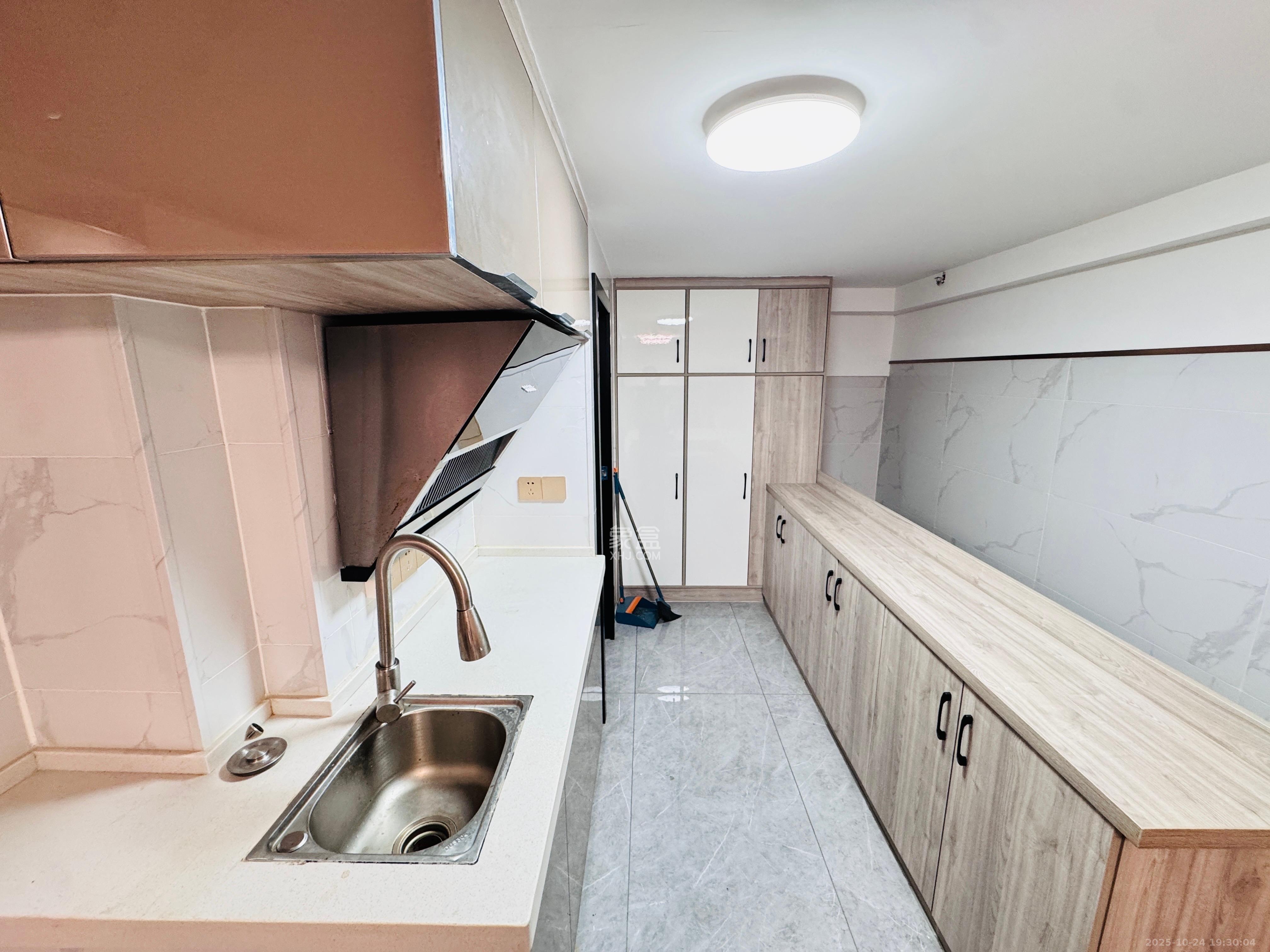 金地中交麓谷香颂(金地中交雅苑) 1室1厅1卫 1300.0元/月 金地中交麓谷香颂(金地中交雅苑) 1室1厅1卫 1300.0元/月室内图