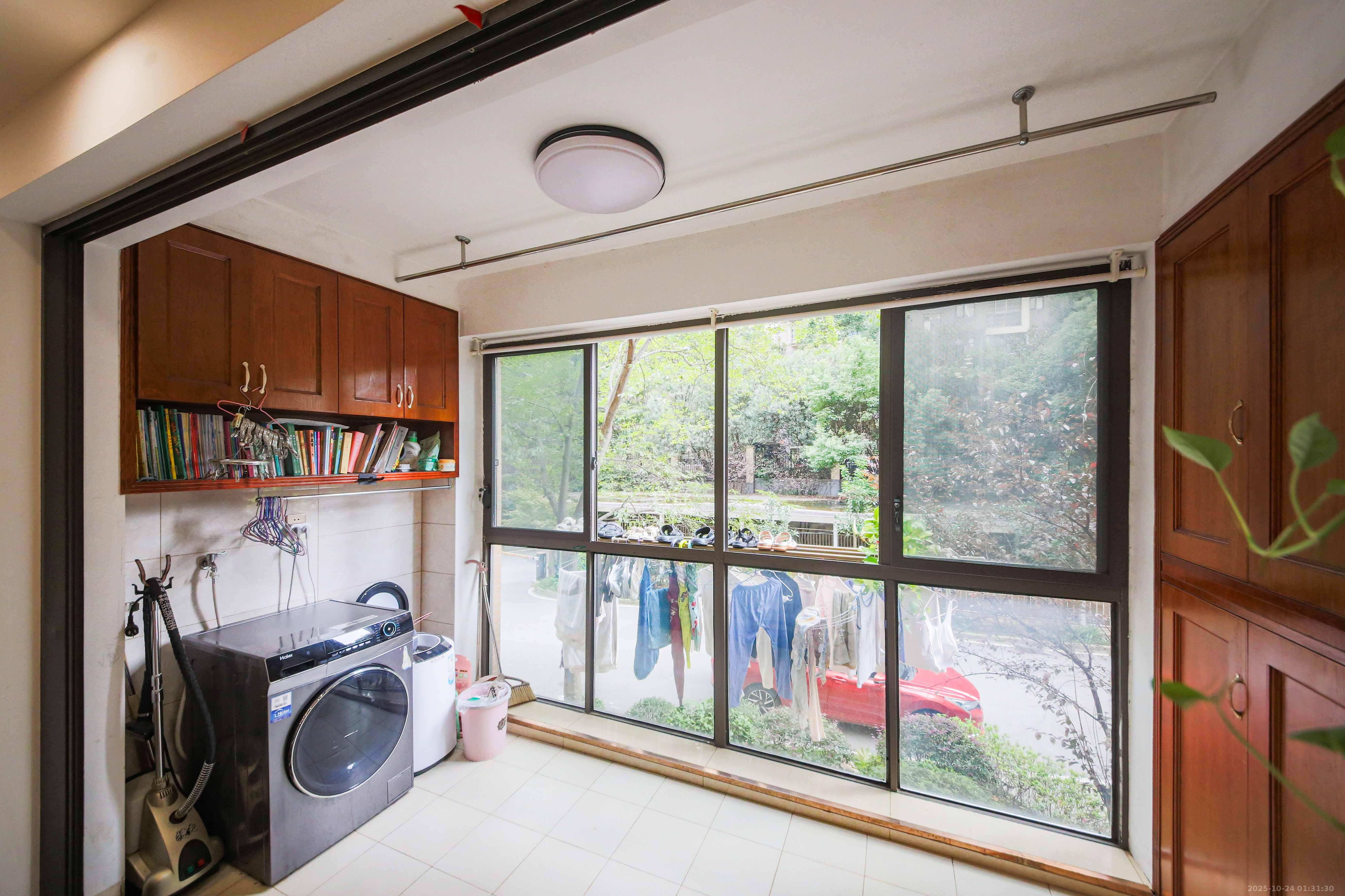 龙骧佳苑  3室2厅1卫    95.0万阳台