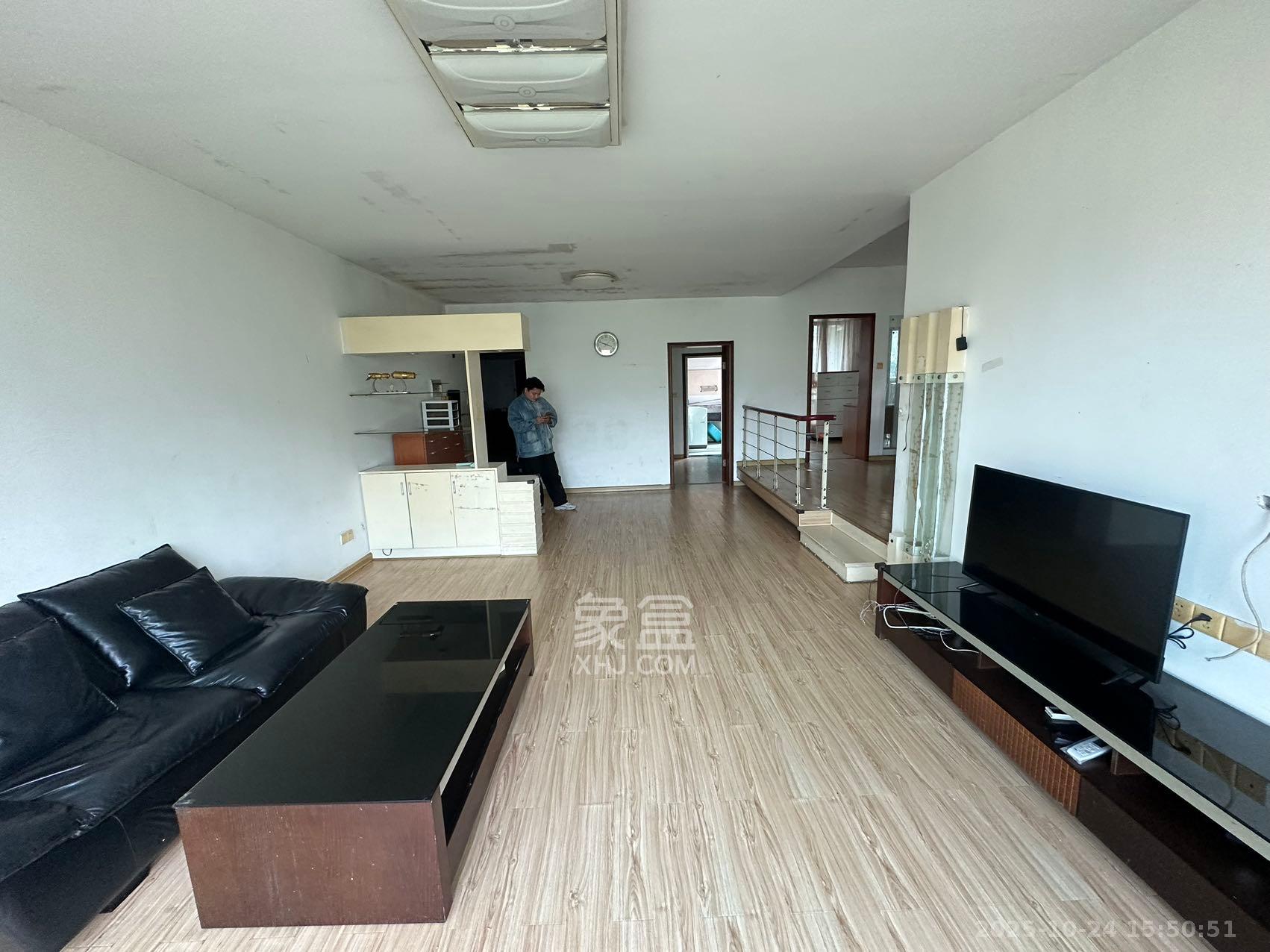 恒鑫澜北湾  3室2厅2卫    2400.0元/月