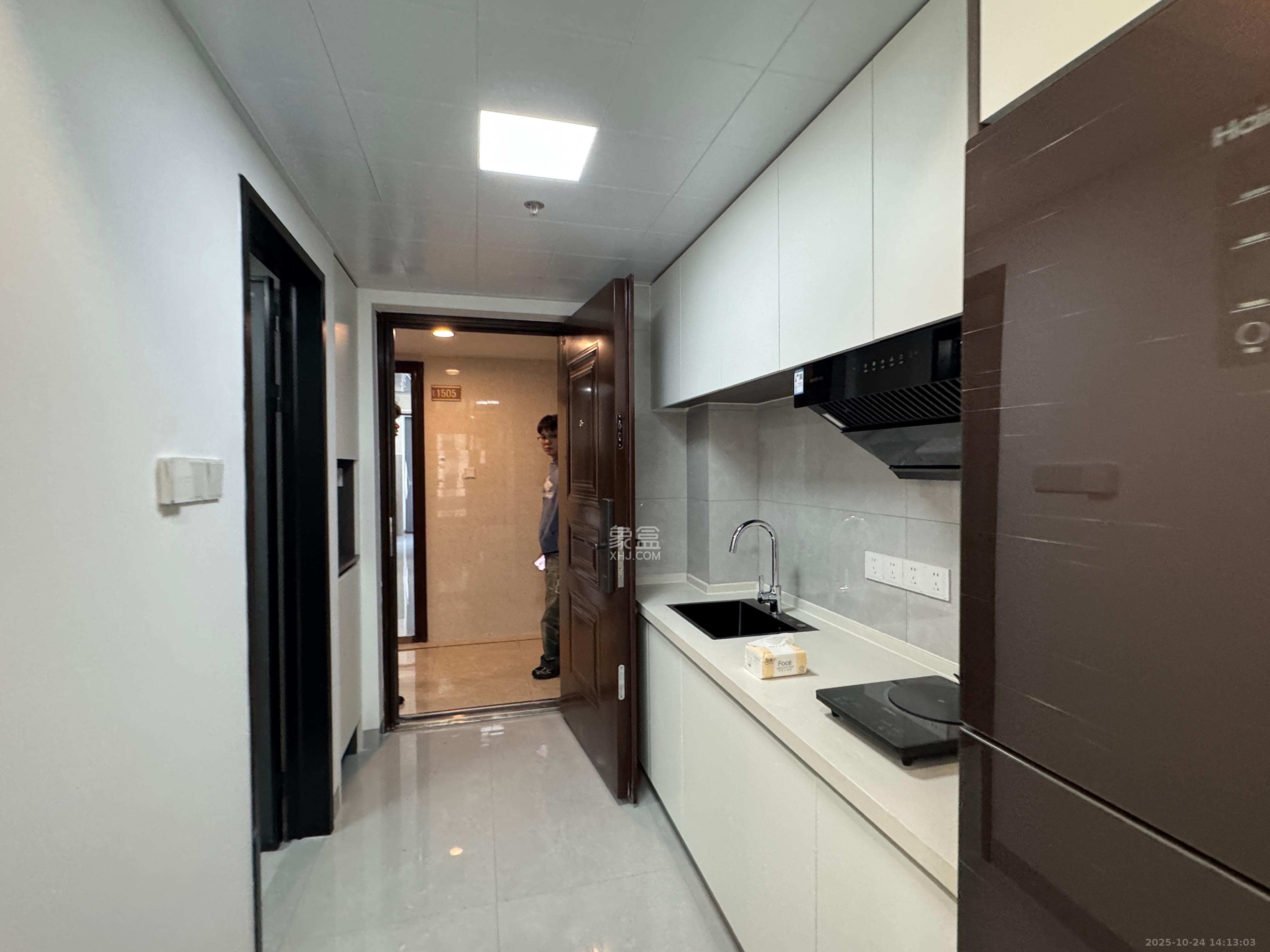 中海珑悦府 1室1厅1卫 1300.0元/月 中海珑悦府 1室1厅1卫 1300.0元/月室内图