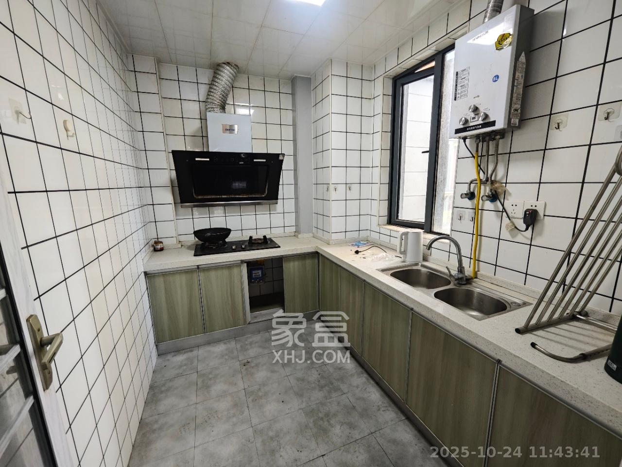 荣盛花语书苑  3室2厅1卫    2300.0元/月室内图