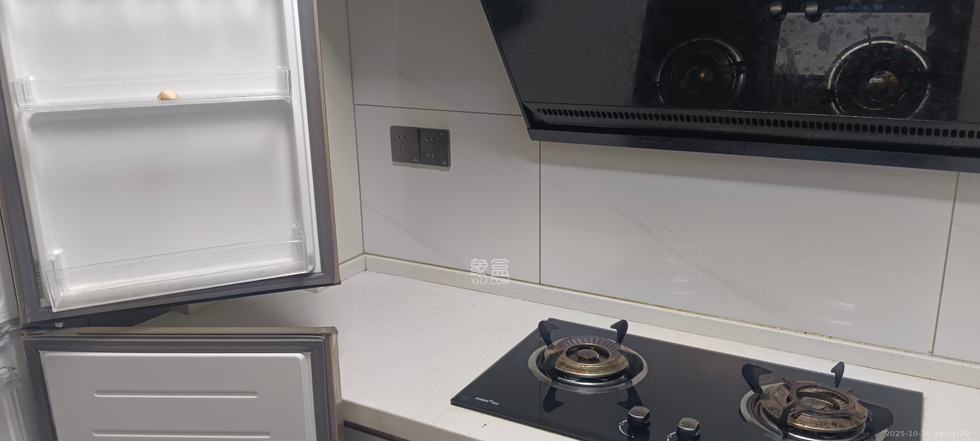 和润园三期  3室2厅2卫    2700.0元/月室内图