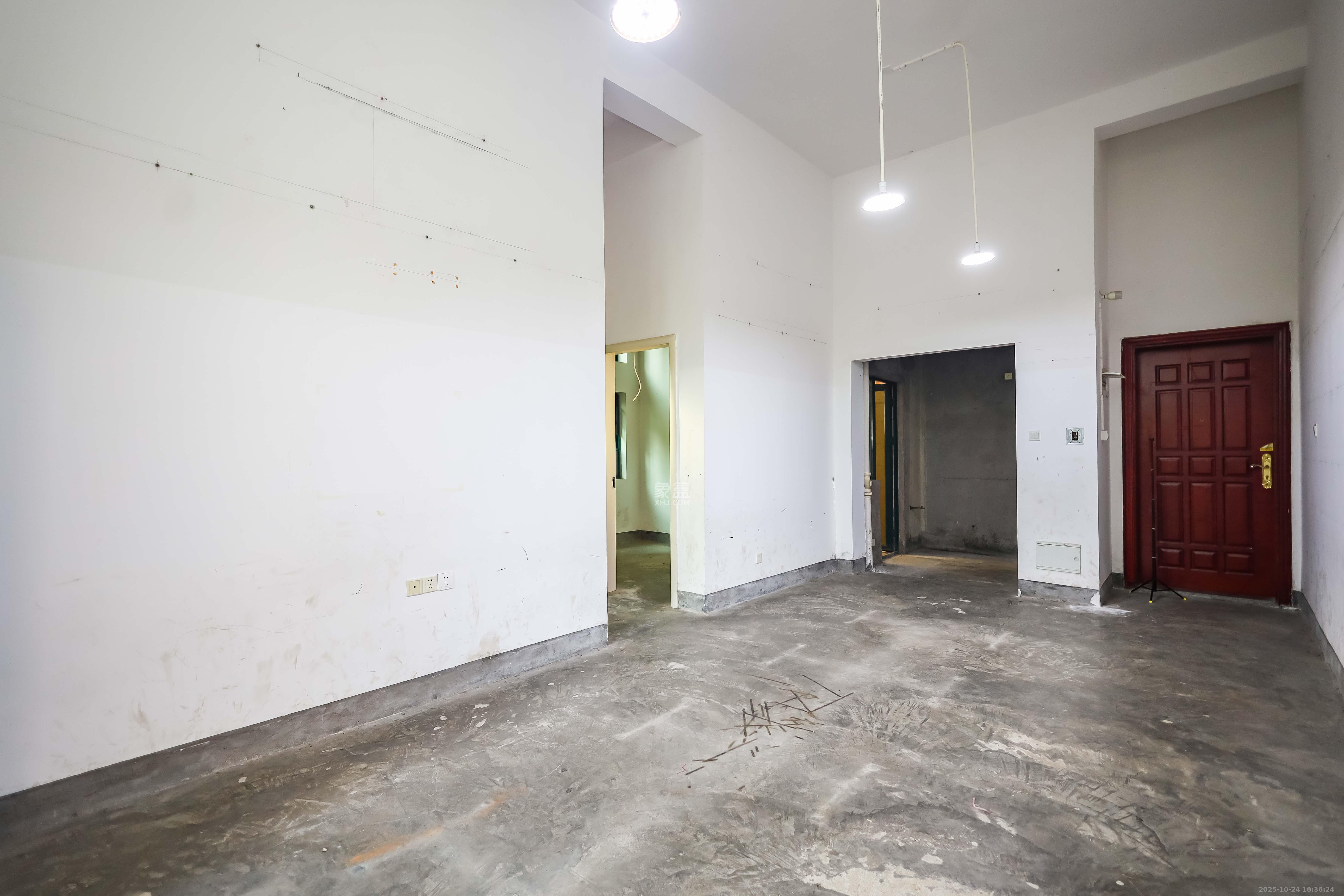 恒大华府 2室2厅1卫 140.0万 恒大华府 2室2厅1卫 140.0万客厅