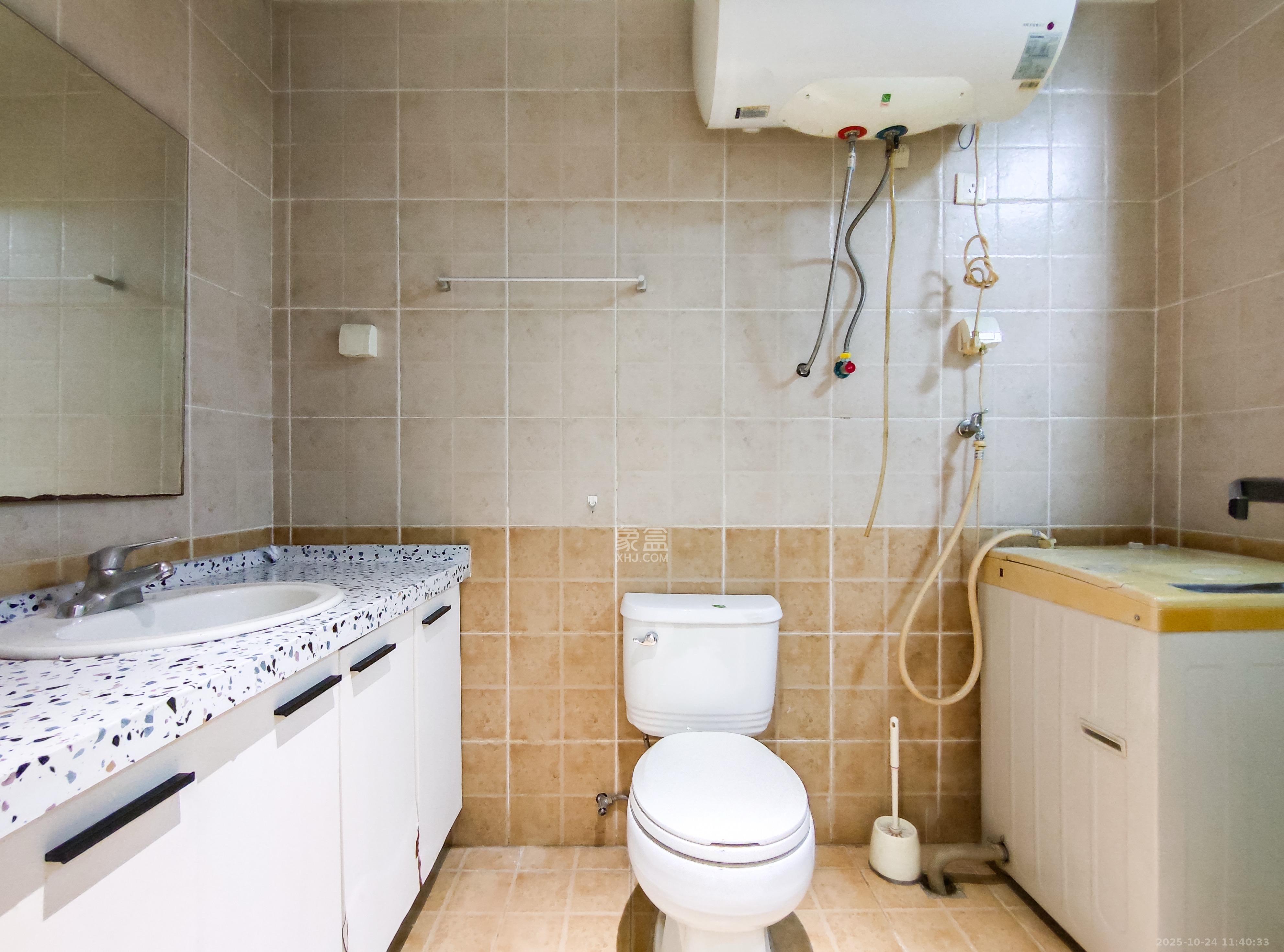 昊天大厦 1室1厅1卫 2500.0元/月 昊天大厦 1室1厅1卫 2500.0元/月室内图