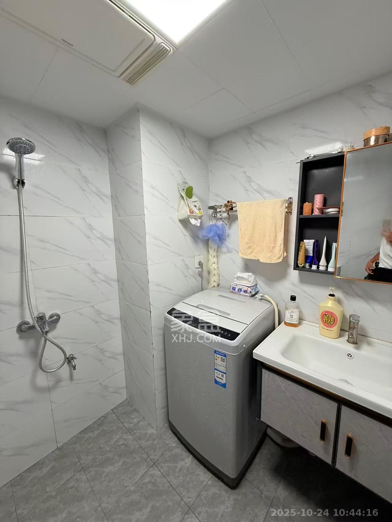 潇湘名城(新里程潇湘名城)  1室1厅1卫    1800.0元/月 潇湘名城(新里程潇湘名城)  1室1厅1卫    1800.0元/月室内图