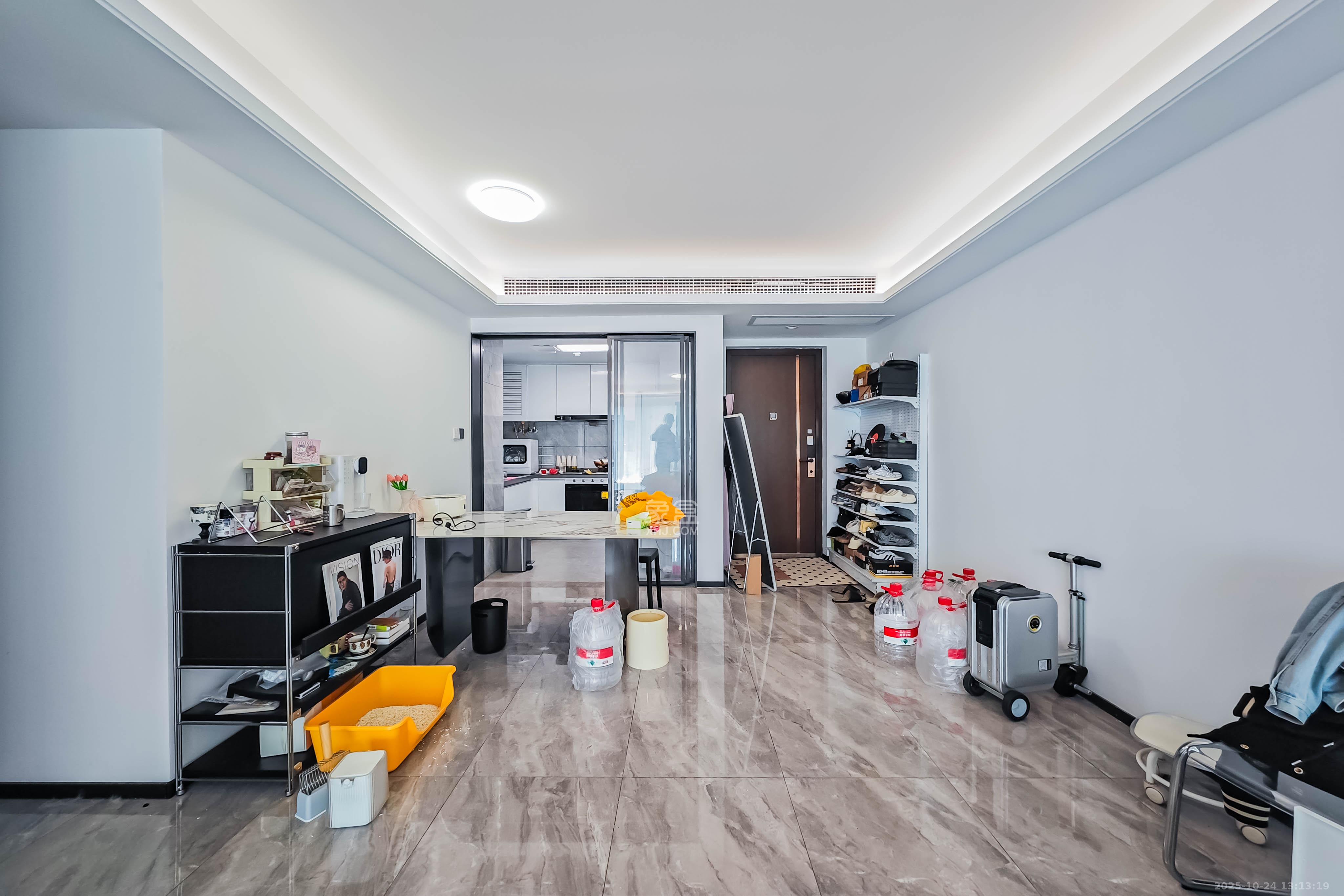 金茂越秀雨花金茂智慧科学城  4室2厅2卫    138.0万客厅