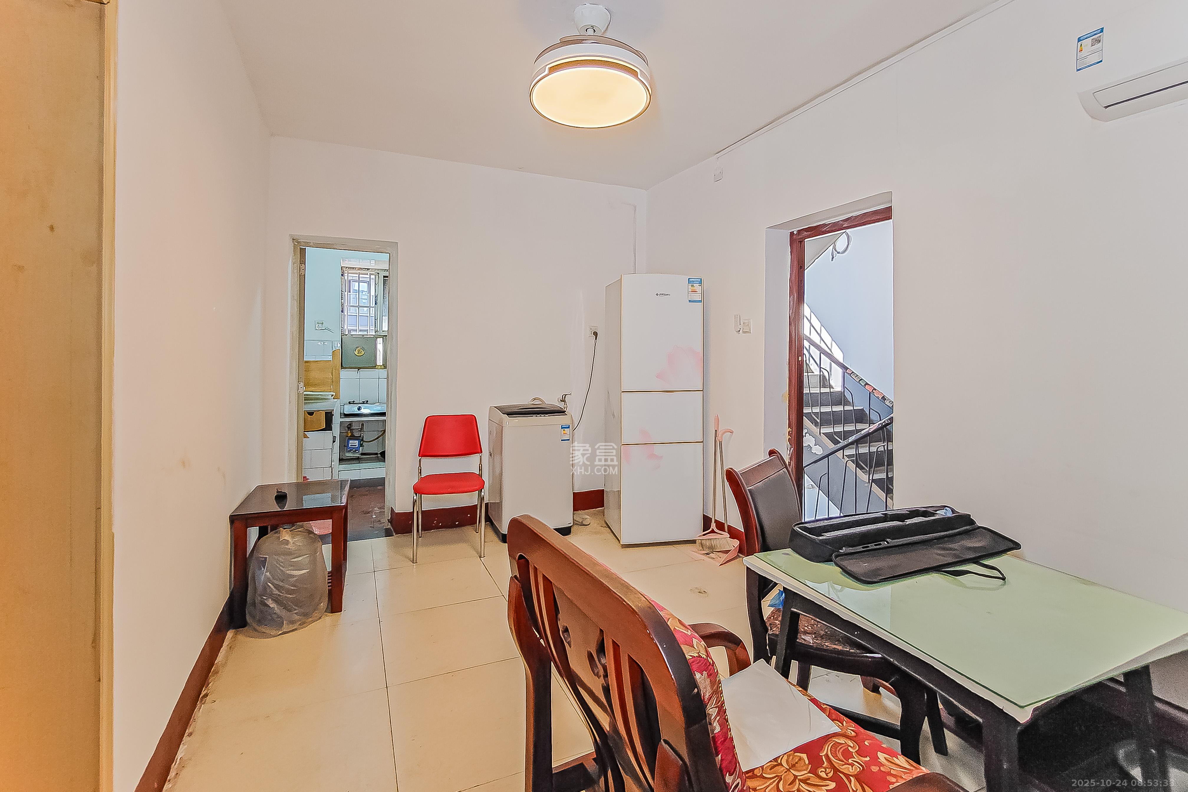 燕子岭散盘  2室1厅1卫    34.0万 燕子岭散盘  2室1厅1卫    34.0万客厅