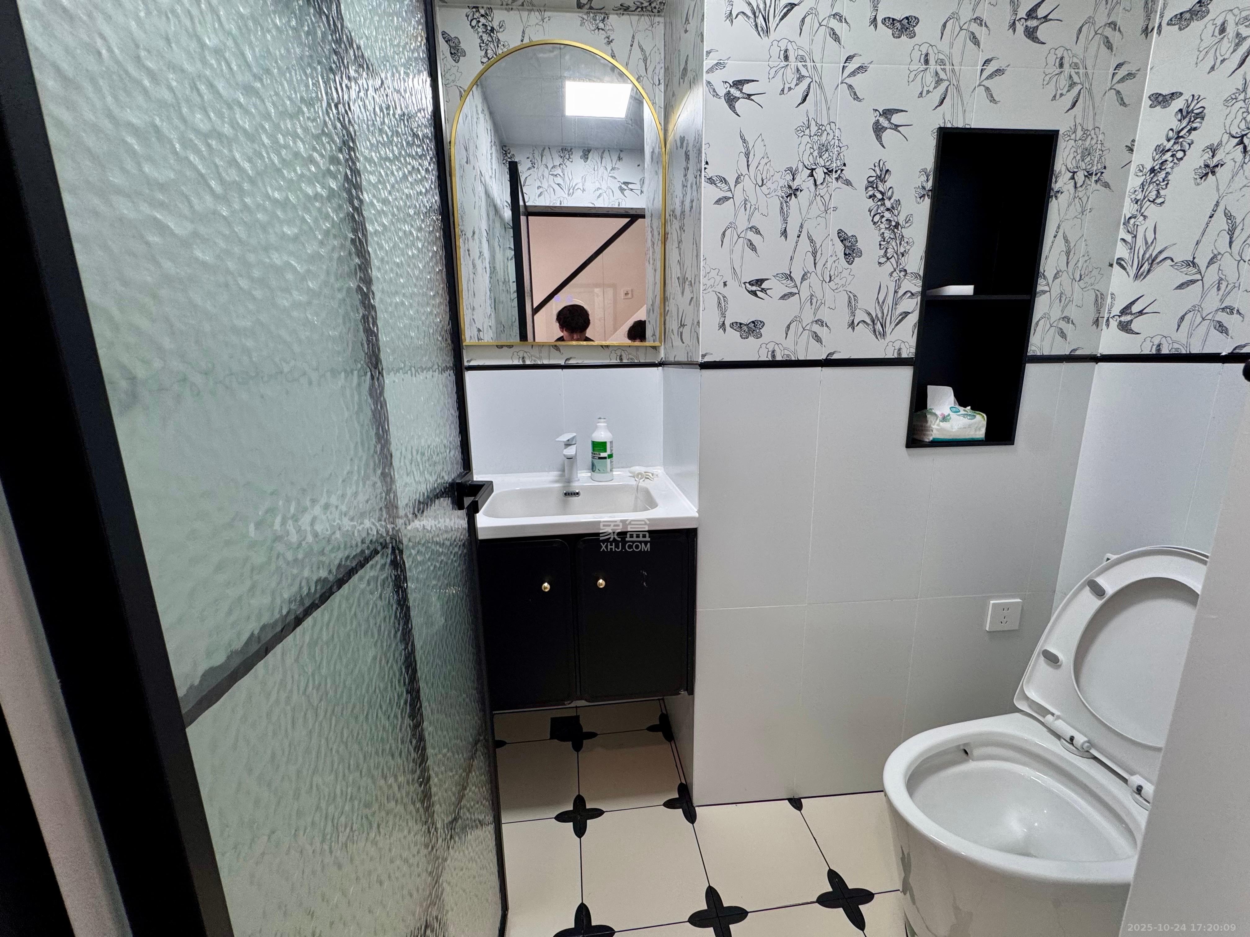 君悦新天地 2室1厅2卫 3200.0元/月 君悦新天地 2室1厅2卫 3200.0元/月室内图