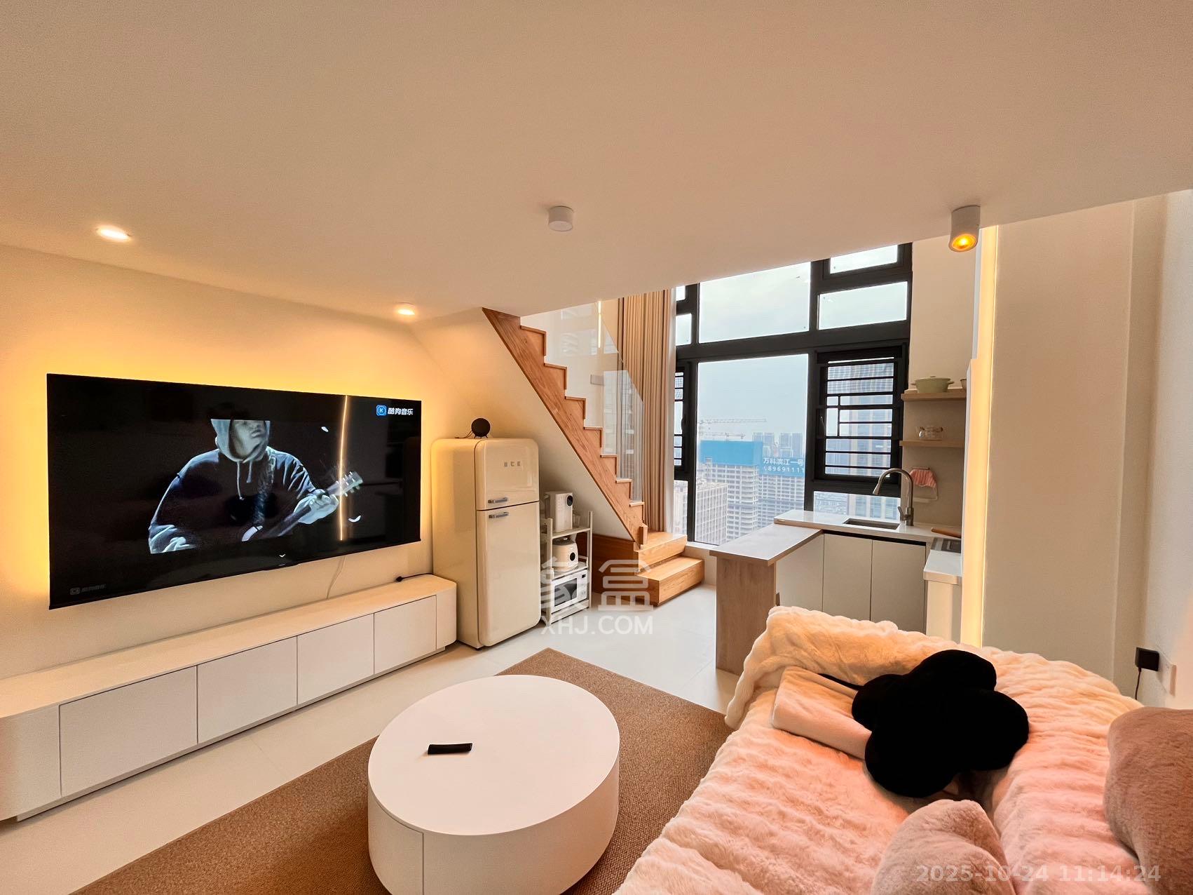 卓越中寰  1室1厅1卫    4000.0元/月 卓越中寰  1室1厅1卫    4000.0元/月室内图