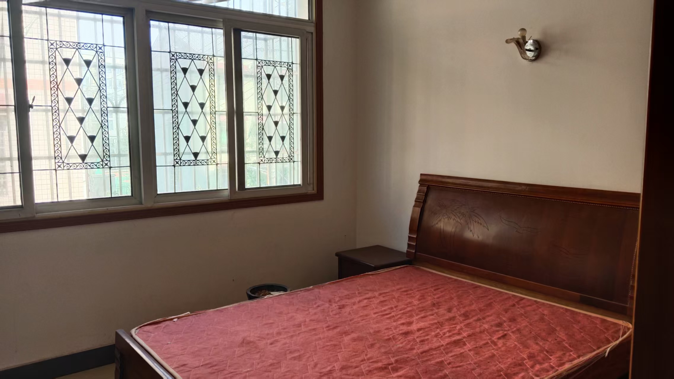 兴旺小区 4室2厅2卫 1200.0元/月 兴旺小区 4室2厅2卫 1200.0元/月室内图