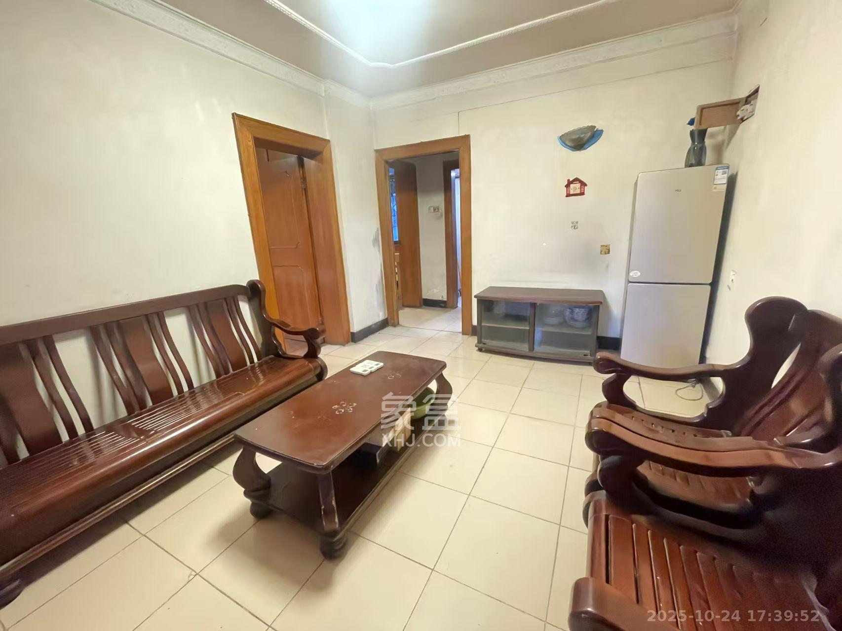 向韶村  2室1厅1卫    1300.0元/月 向韶村  2室1厅1卫    1300.0元/月室内图