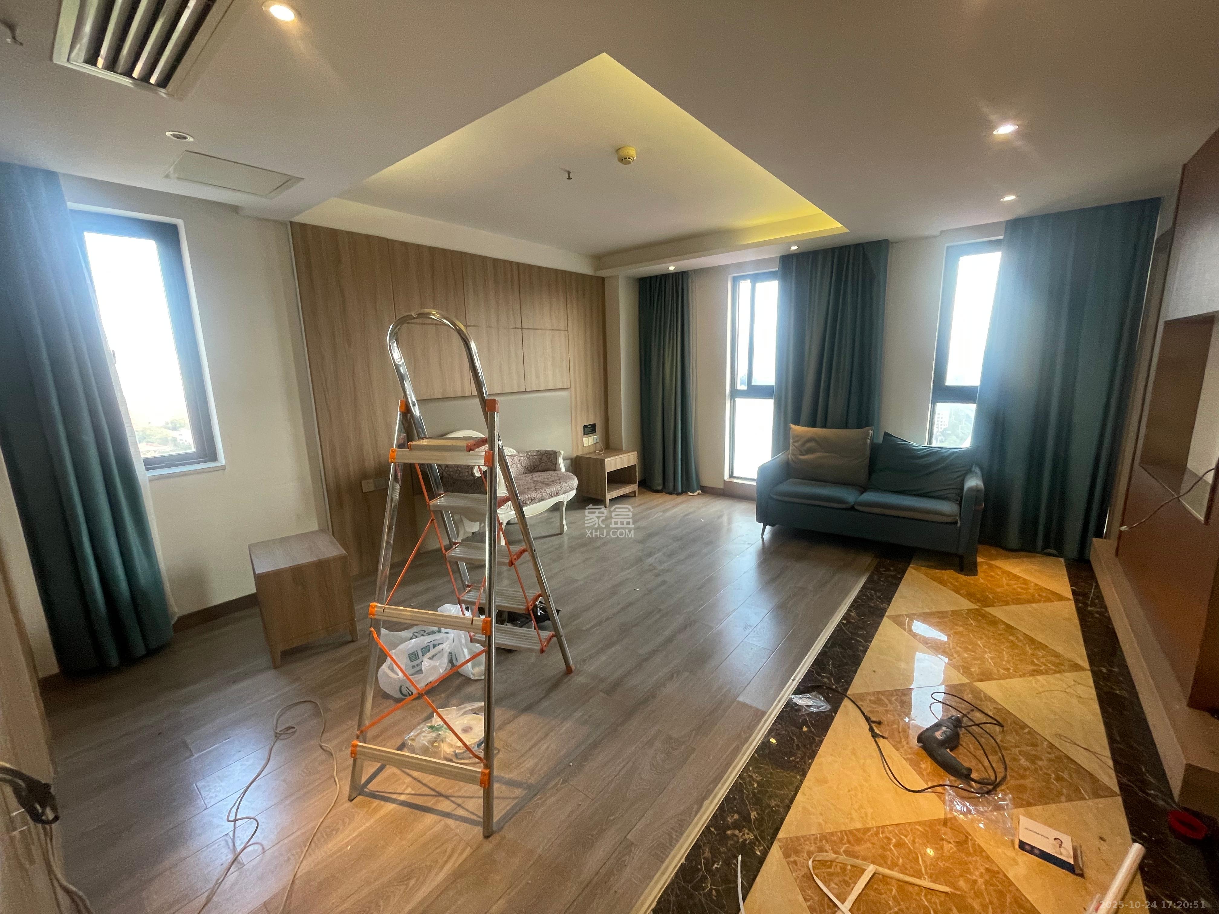 嘉汇公馆  1室1厅1卫    1700.0元/月 嘉汇公馆  1室1厅1卫    1700.0元/月室内图