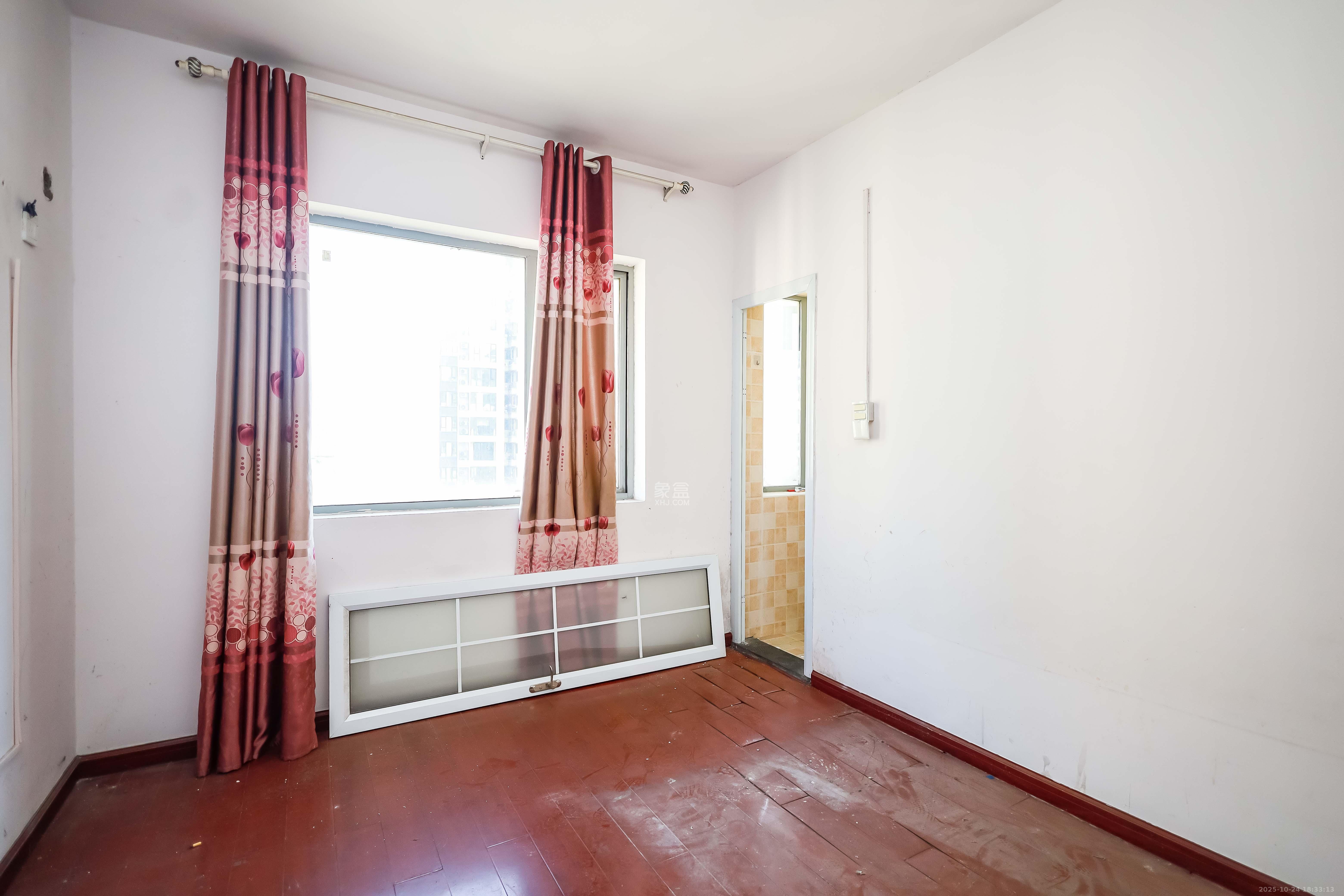 潇湘奥林匹克花园  4室2厅2卫    120.0万卧室