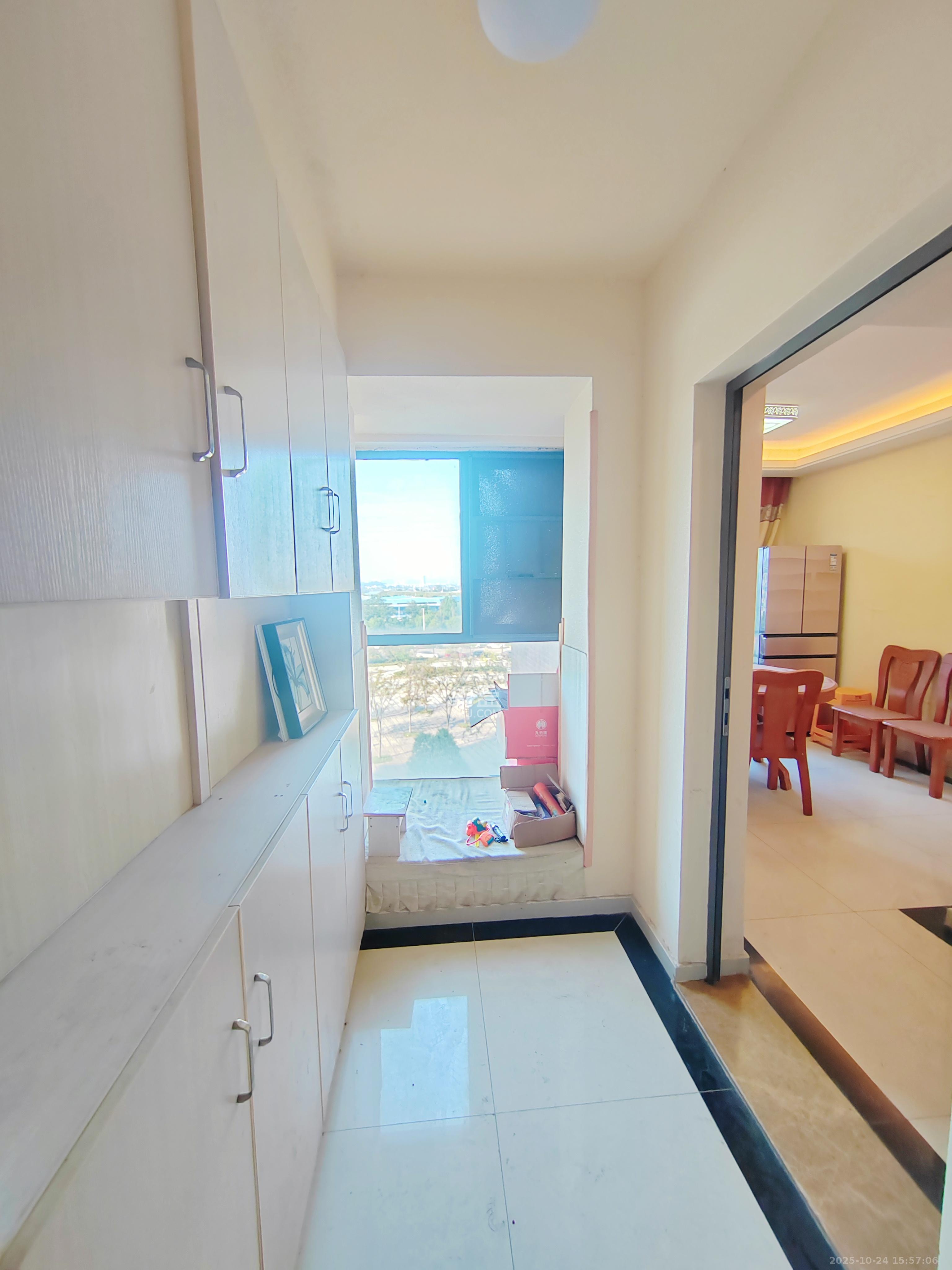 珠江郦城薰衣道  1室2厅1卫    2300.0元/月 珠江郦城薰衣道  1室2厅1卫    2300.0元/月室内图