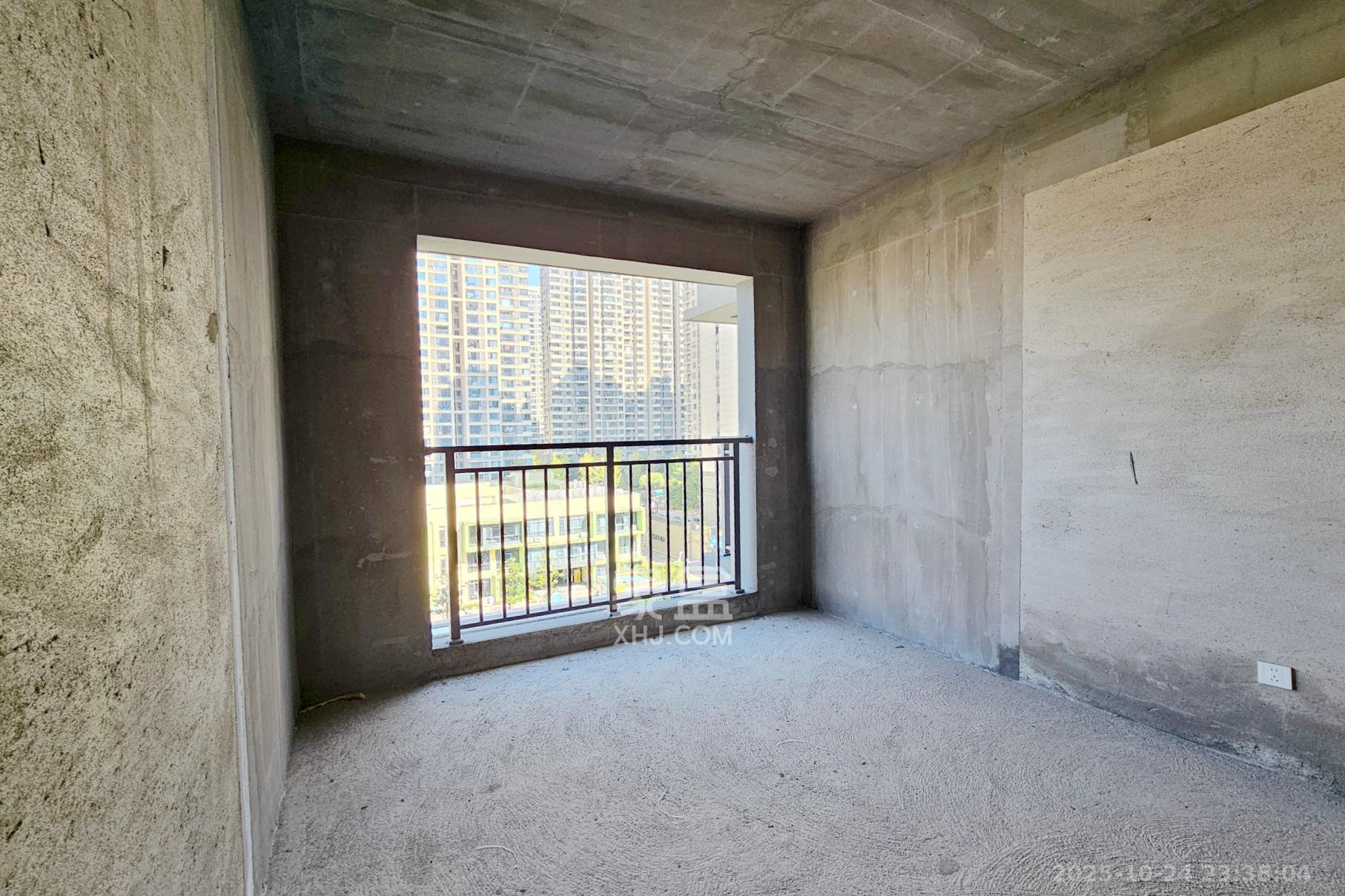 长房东旭国际  4室2厅3卫    300.0万 长房东旭国际  4室2厅3卫    300.0万卧室