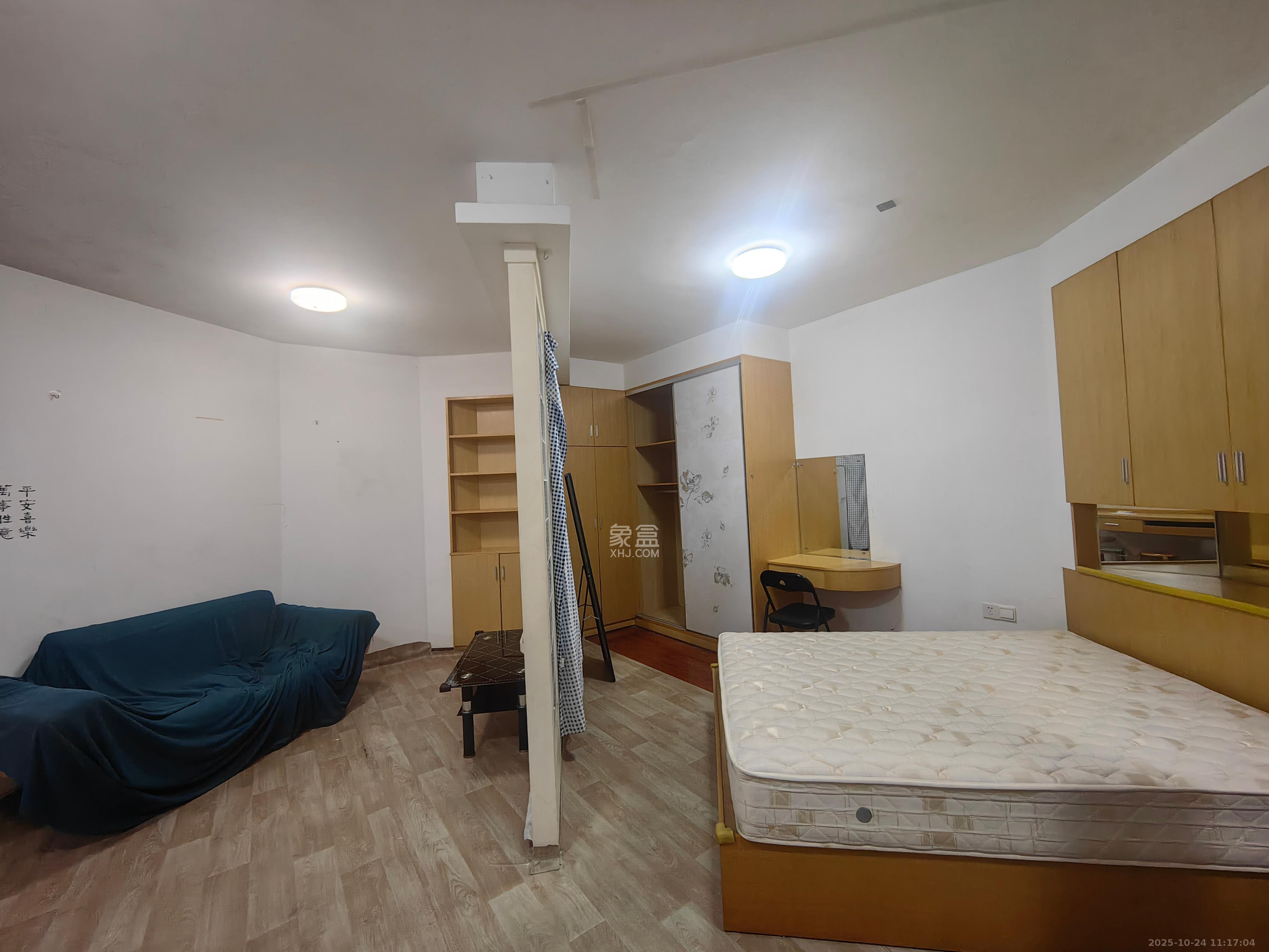 新芙蓉之都  1室1厅1卫    1600.0元/月