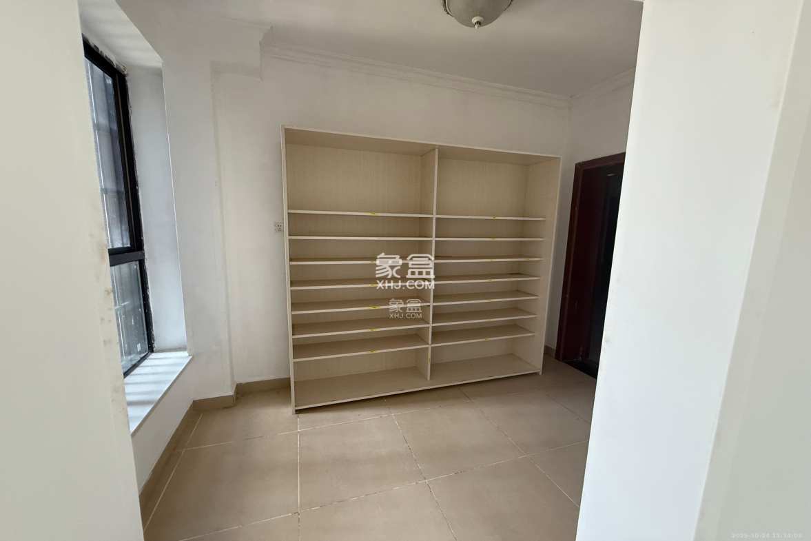 尚城  3室2厅2卫    2100.0元/月 尚城  3室2厅2卫    2100.0元/月室内图