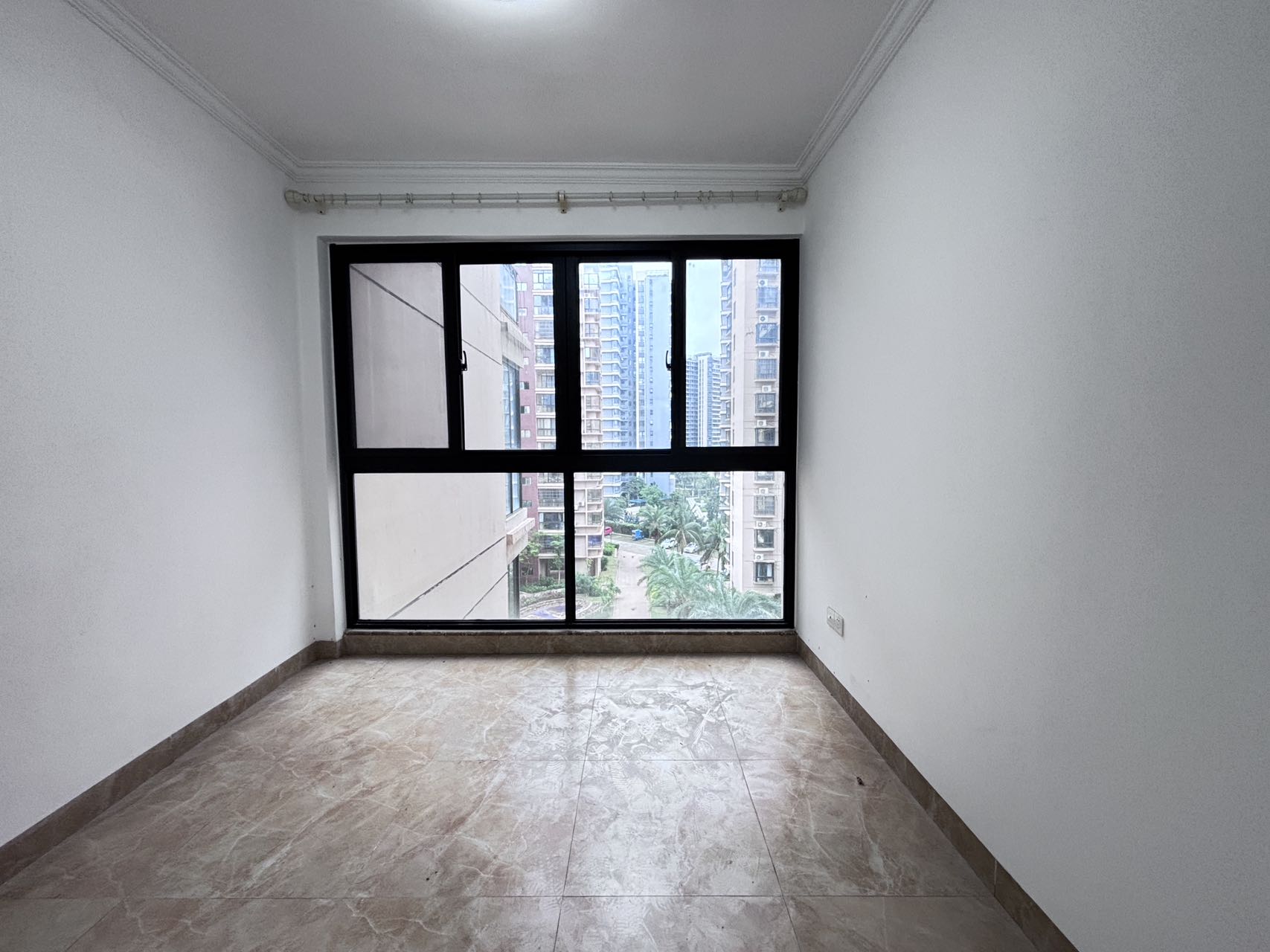 西海瑞园  3室2厅1卫    110.0万室内图