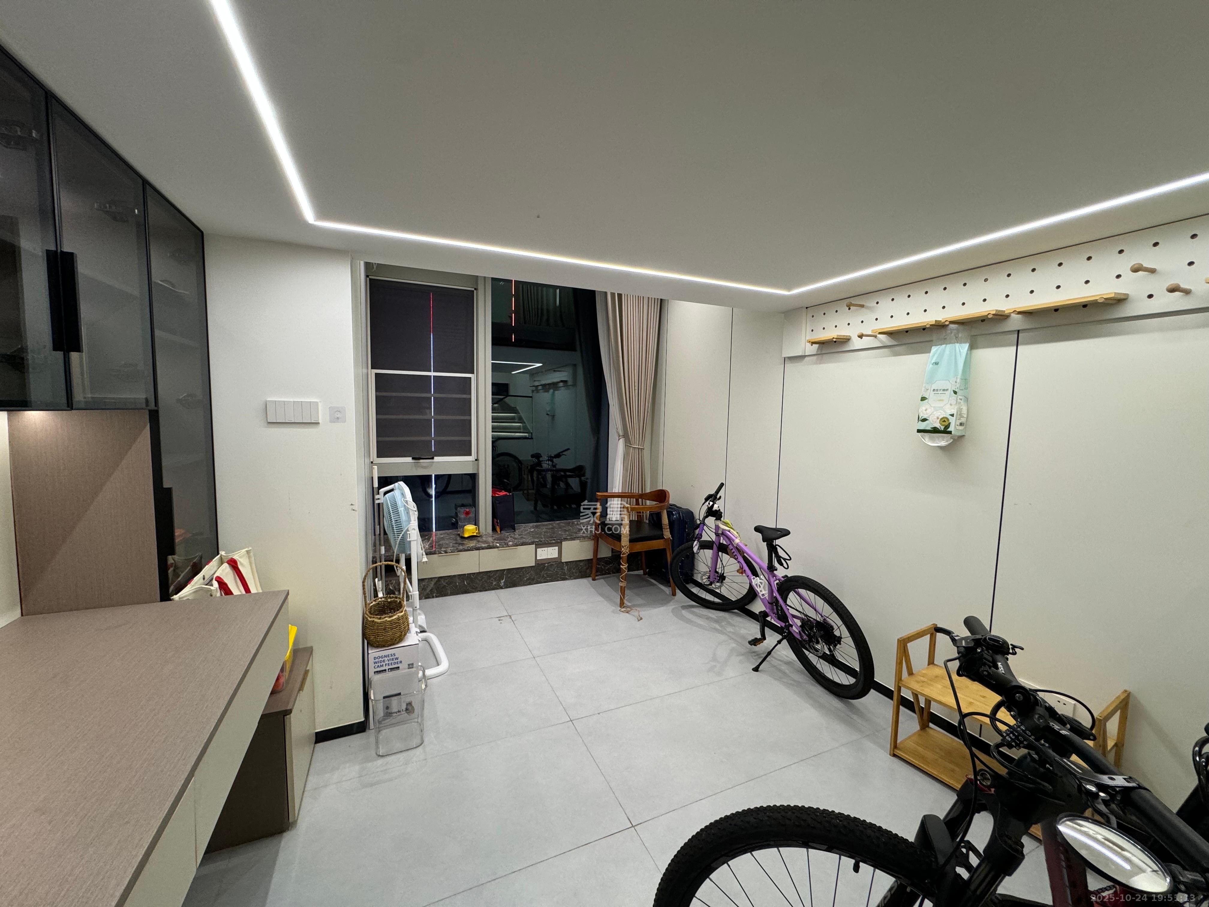 敬天广场  2室1厅1卫    3500.0元/月室内图