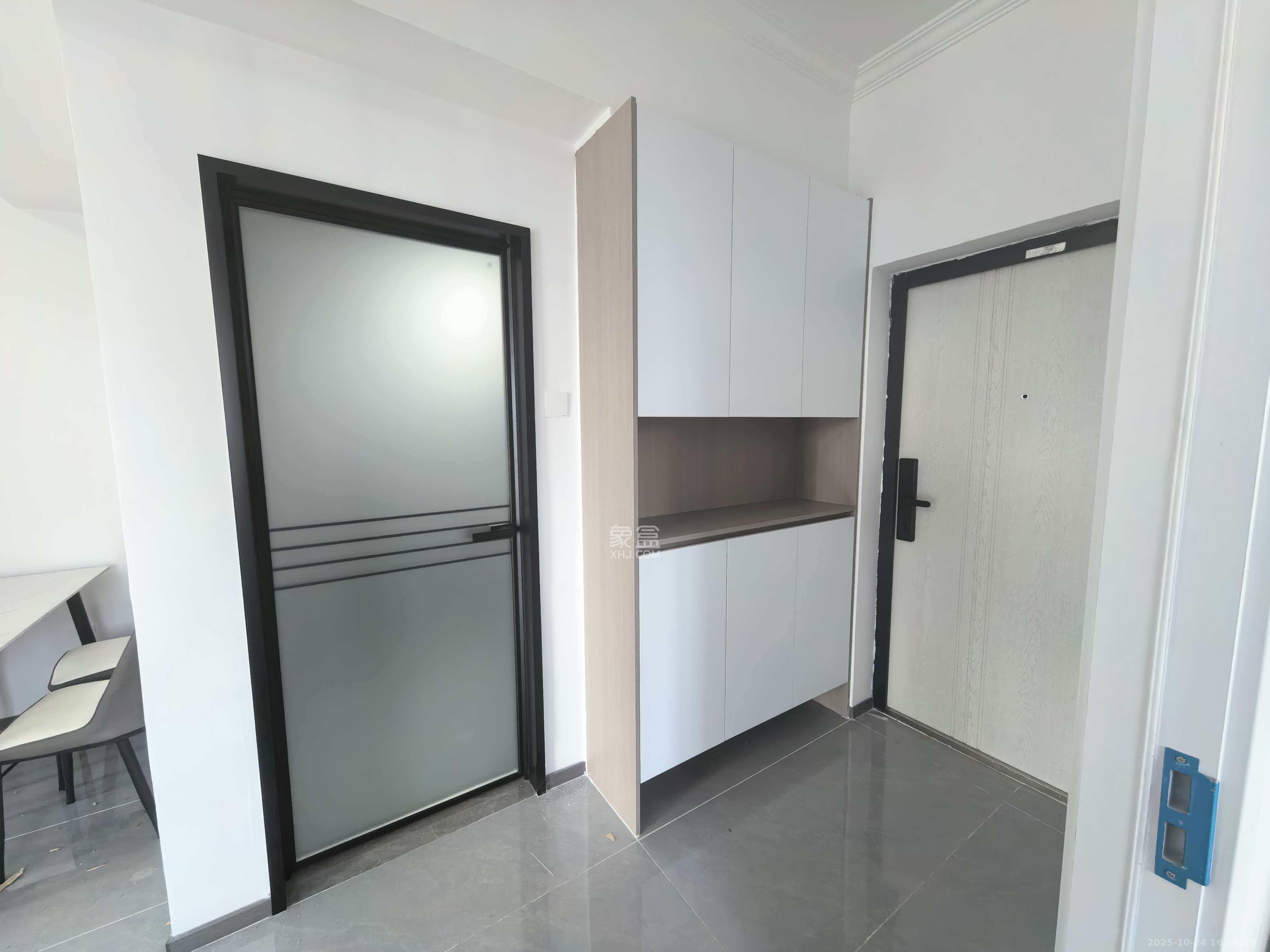 东塘SOHO(东上恒源大厦) 2室1厅1卫 3000.0元/月 东塘SOHO(东上恒源大厦) 2室1厅1卫 3000.0元/月室内图