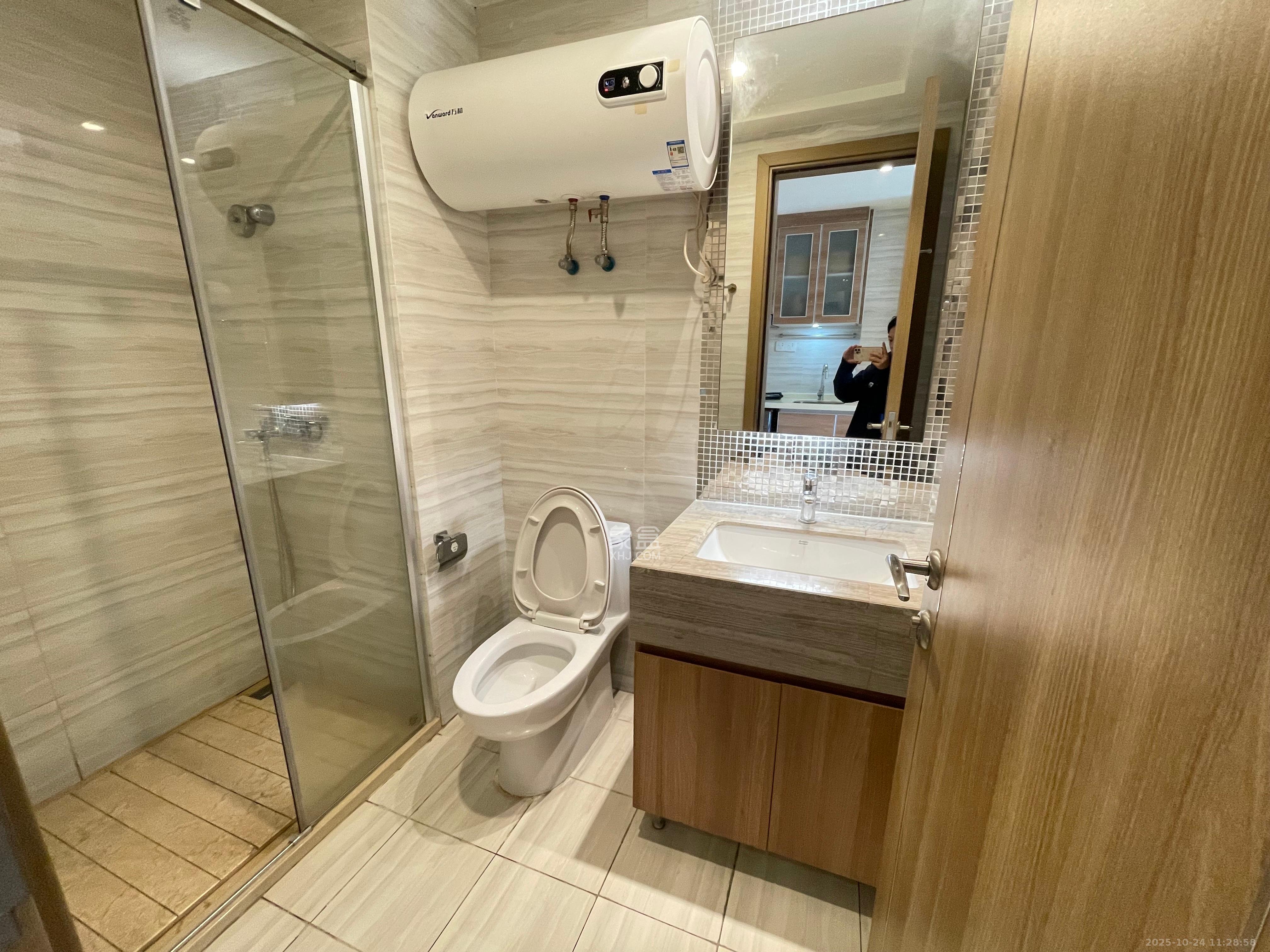 恒大国际广场  1室1厅1卫    1450.0元/月 恒大国际广场  1室1厅1卫    1450.0元/月室内图