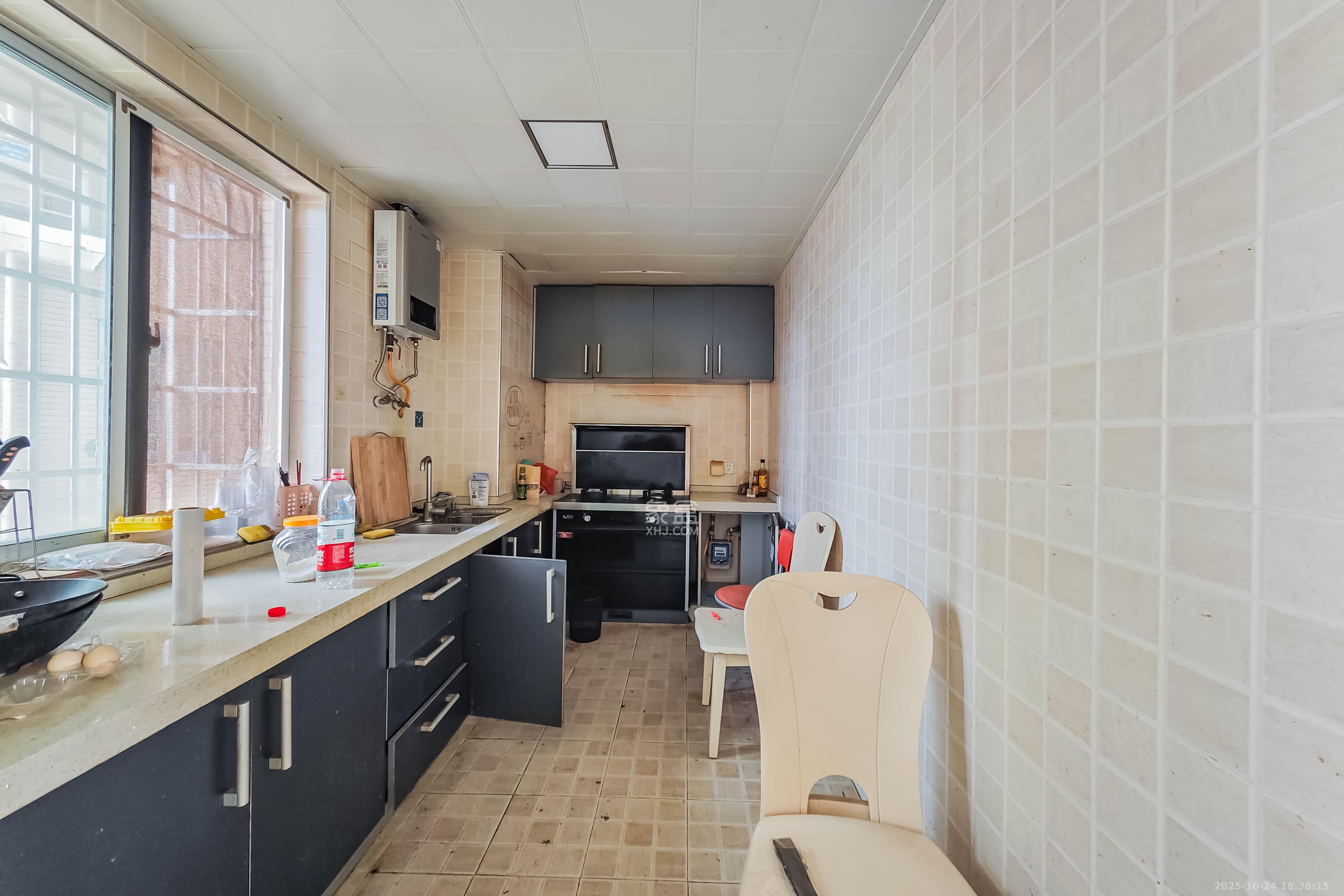 汇城上筑  3室2厅2卫    85.0万 汇城上筑  3室2厅2卫    85.0万厨房