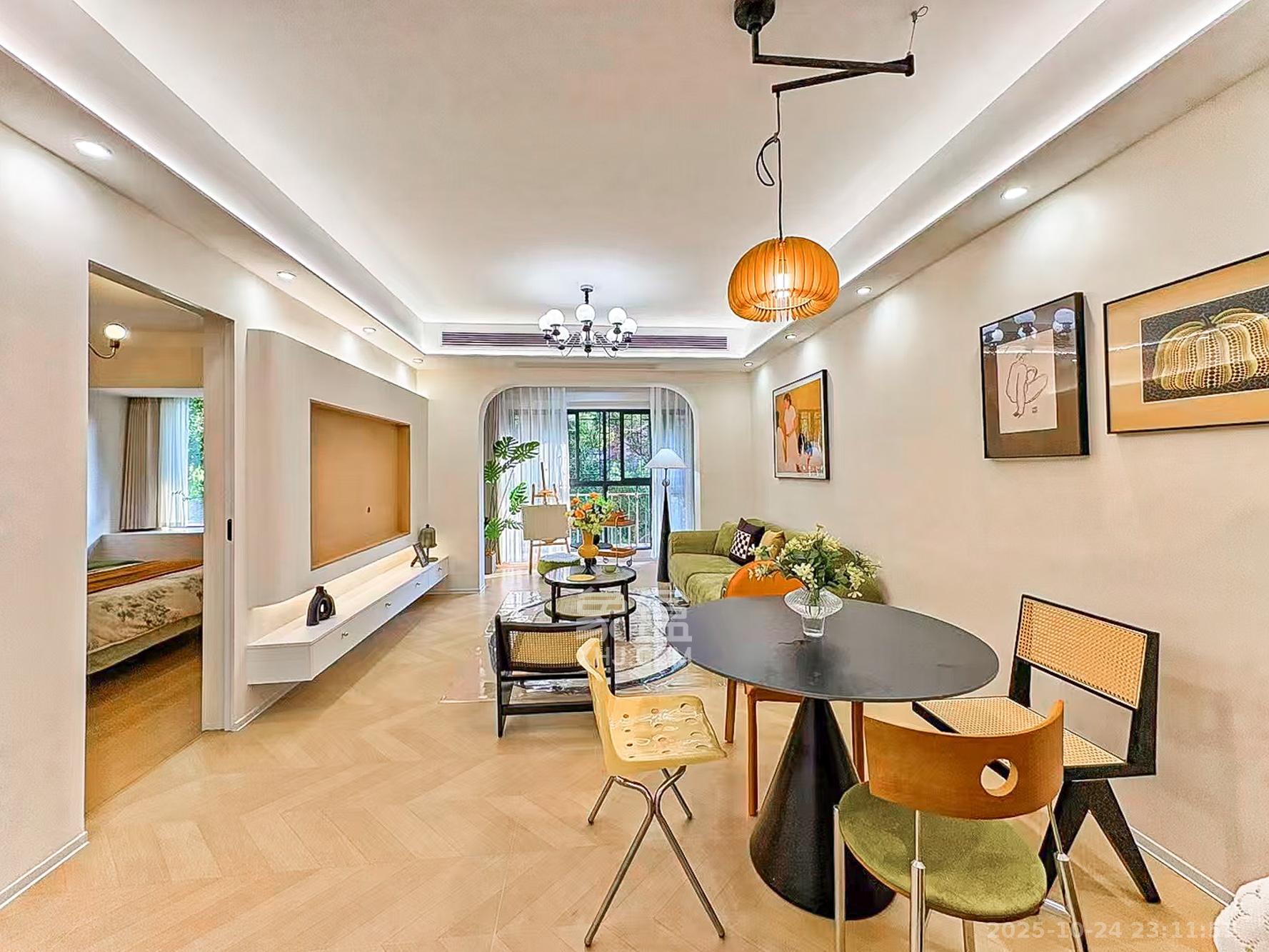 三一街区  3室2厅1卫    66.8万客厅