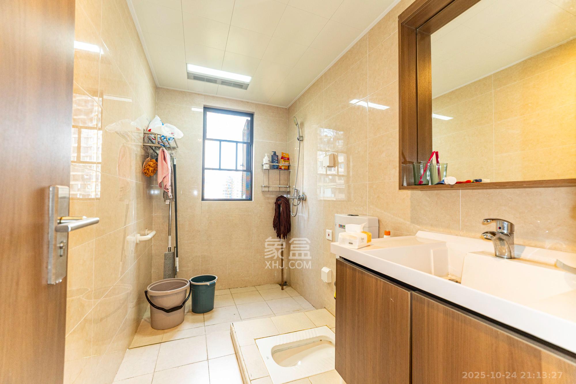 保利香槟国际 4室2厅2卫 108.0万 保利香槟国际 4室2厅2卫 108.0万卫生间