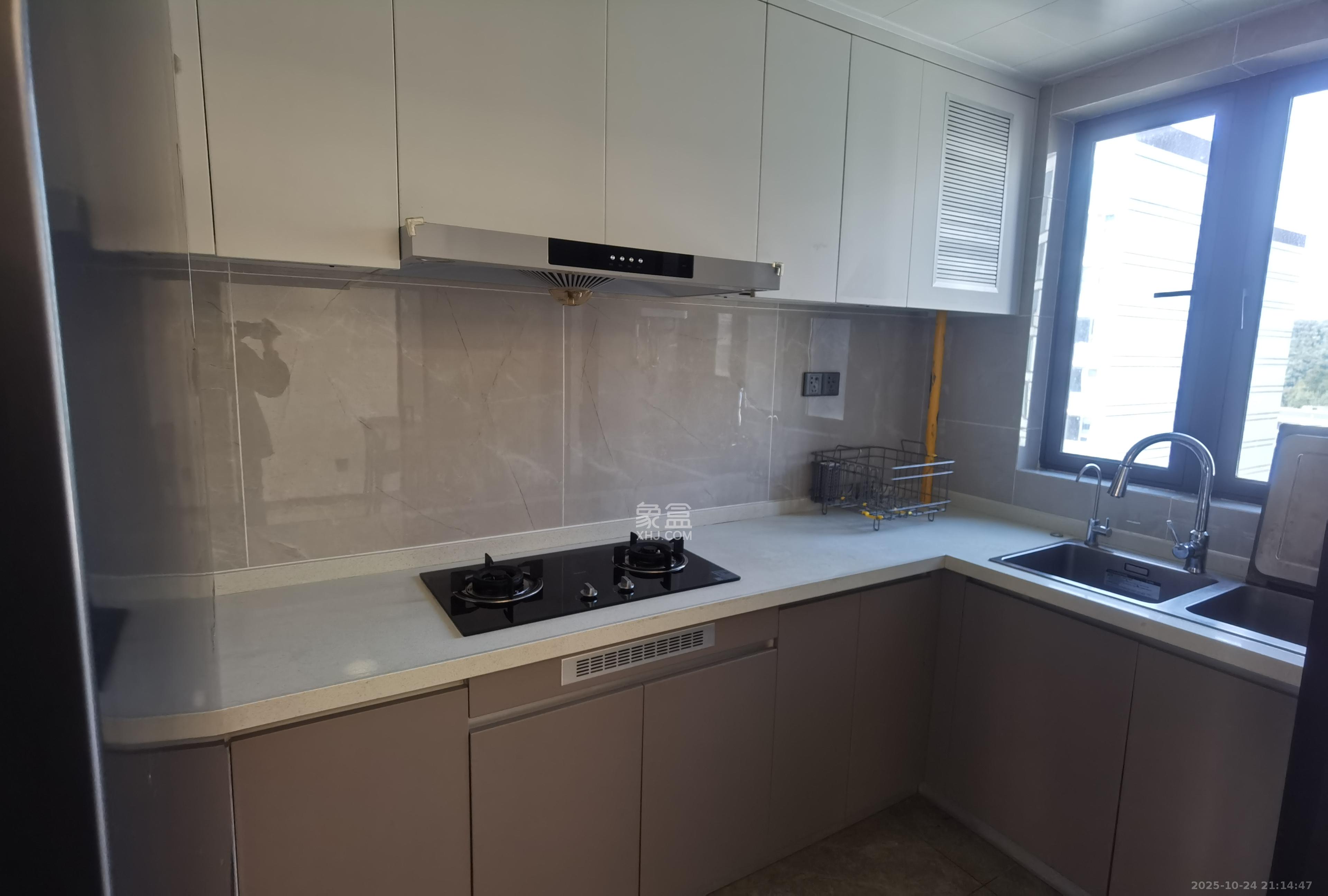 招商雍山湖  4室2厅2卫    3500.0元/月室内图