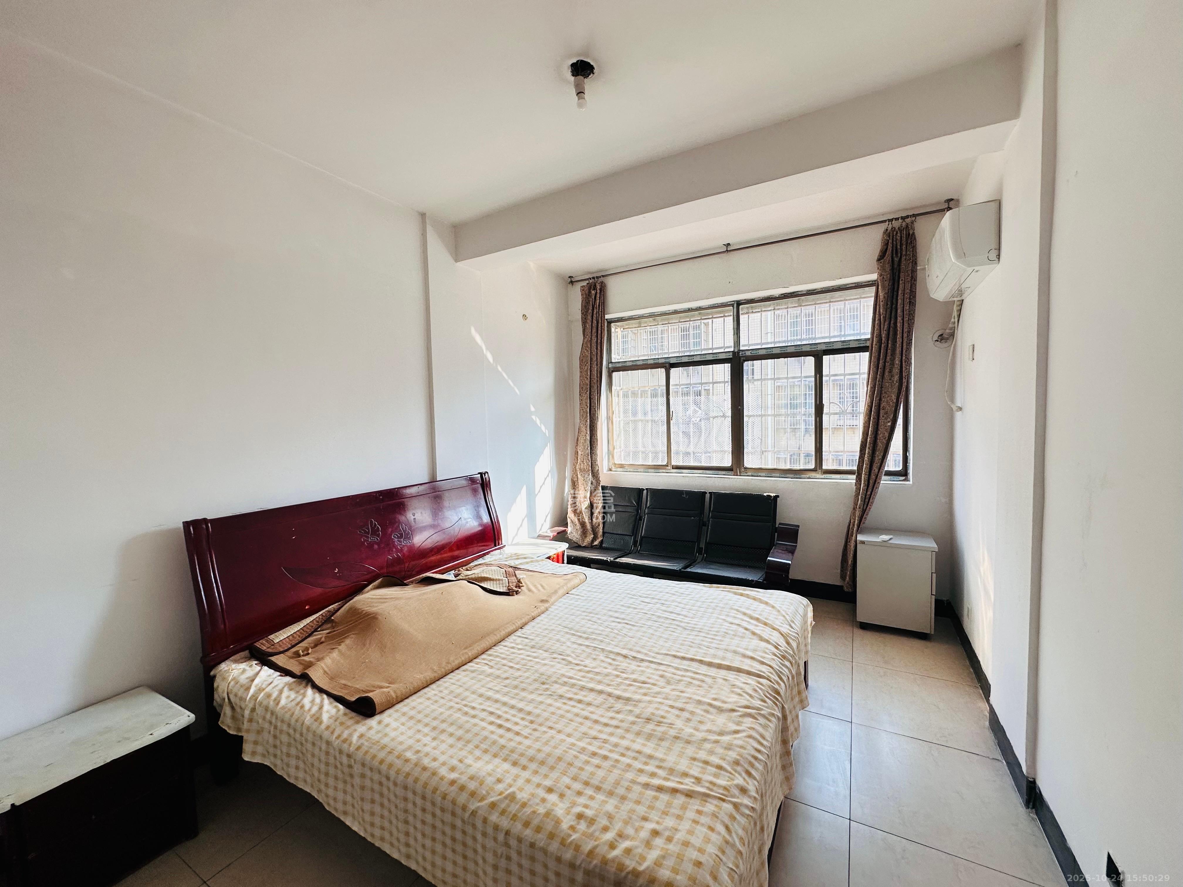 扬帆小区 2室1厅1卫 1600.0元/月 扬帆小区 2室1厅1卫 1600.0元/月室内图