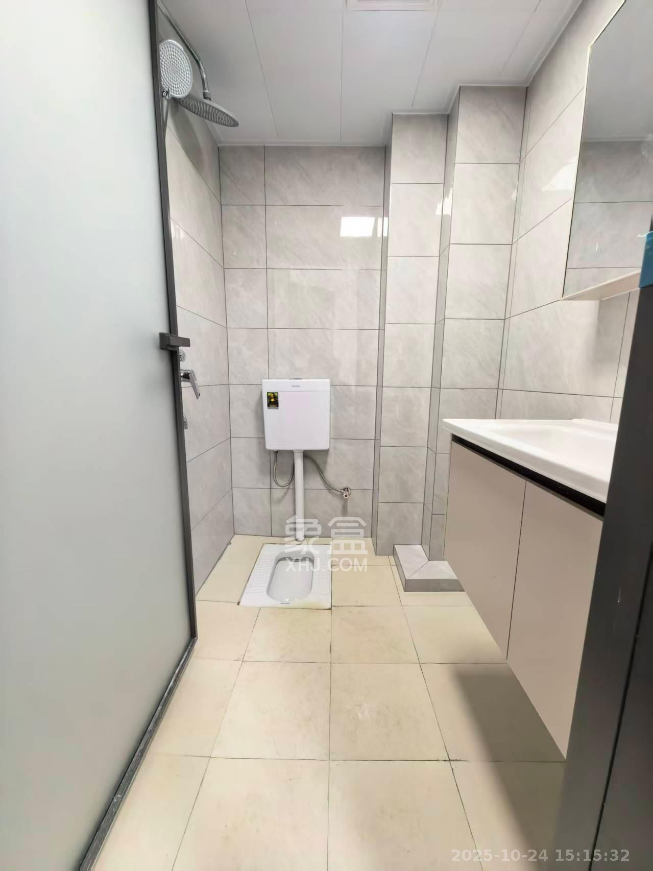 建鸿达华都（华都小户型及大华写字楼）  2室1厅1卫    2500.0元/月室内图