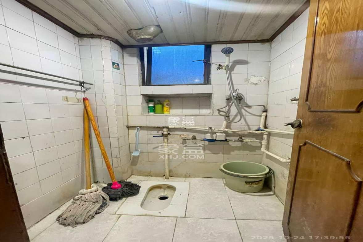 向韶村  2室1厅1卫    1300.0元/月 向韶村  2室1厅1卫    1300.0元/月室内图