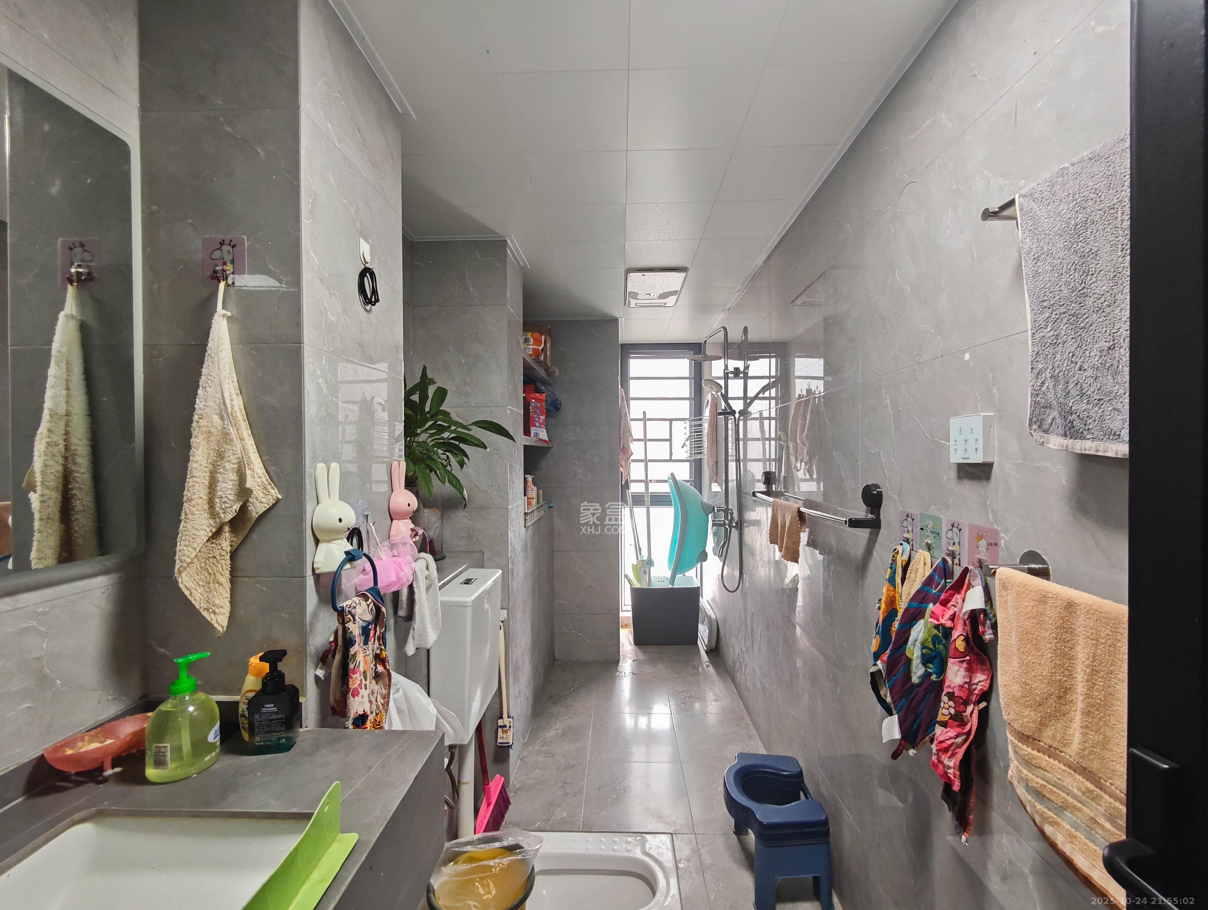 保利城（中航城国际社区、郡原美村）  4室2厅2卫    110.0万卫生间